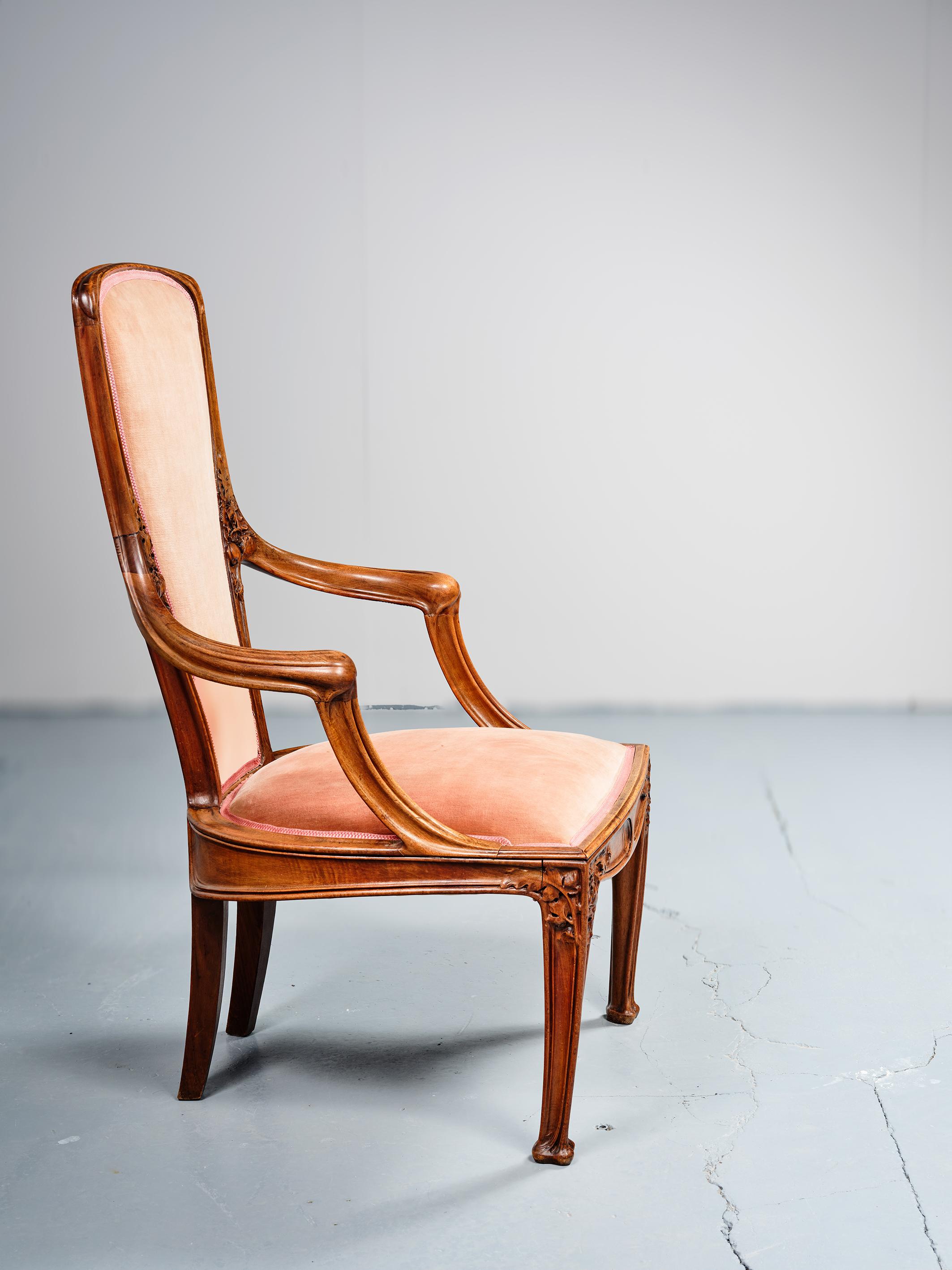 Louis Majorelle (1859-1926), 
rare fauteuil à haut dossier 