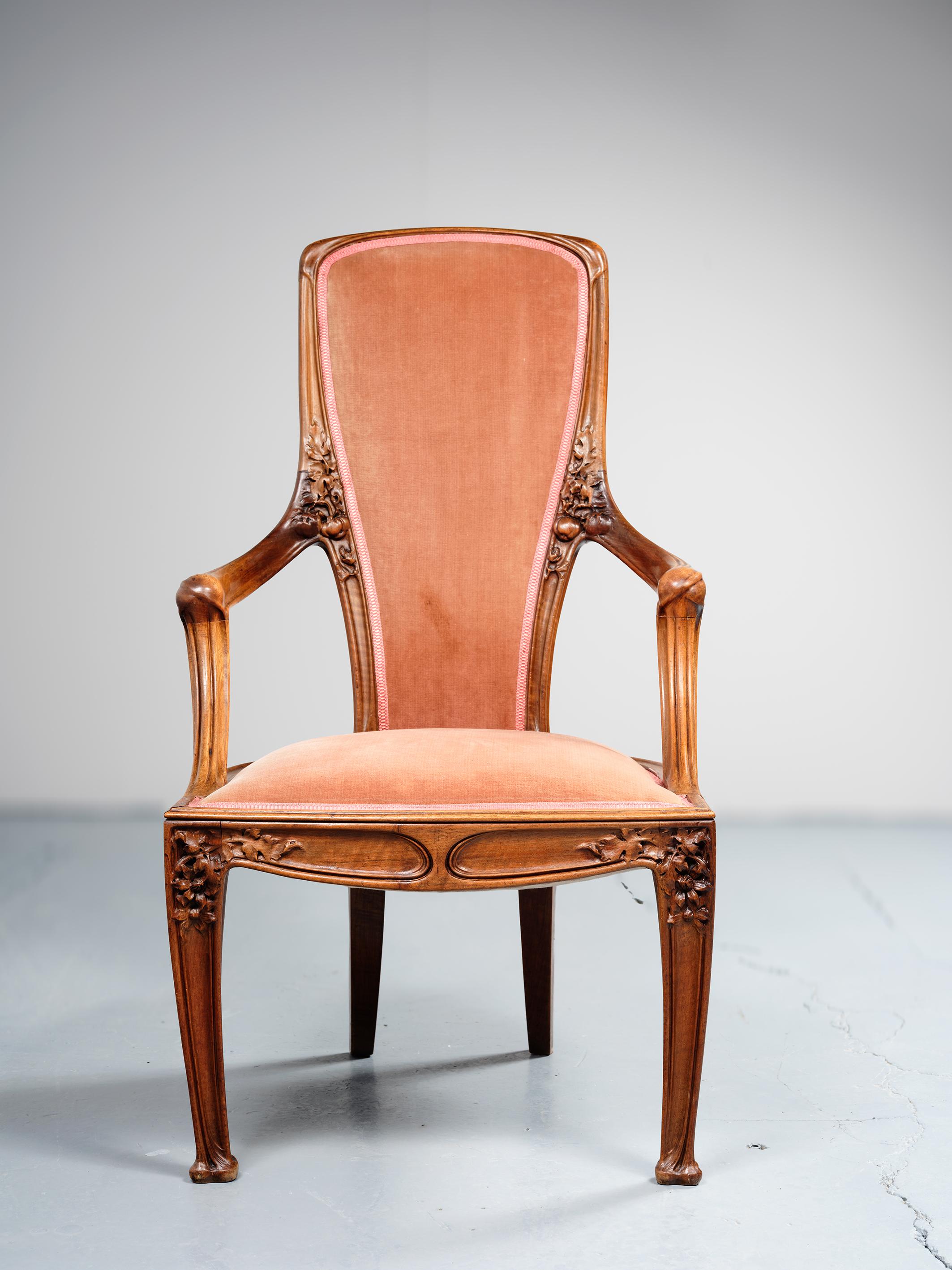 Travail du bois Louis Majorelle, Fauteuil important 