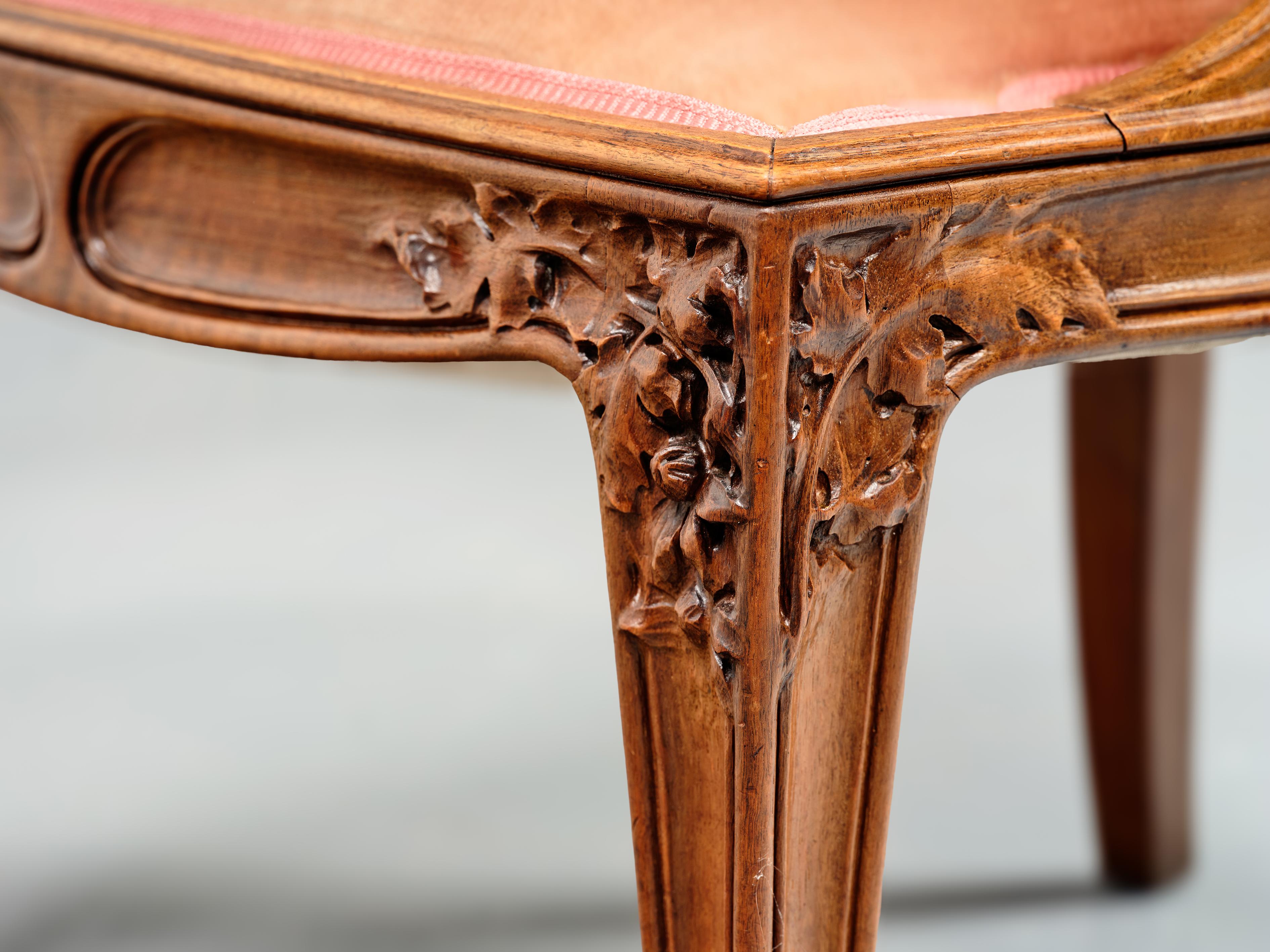 Noyer Louis Majorelle, Fauteuil important 