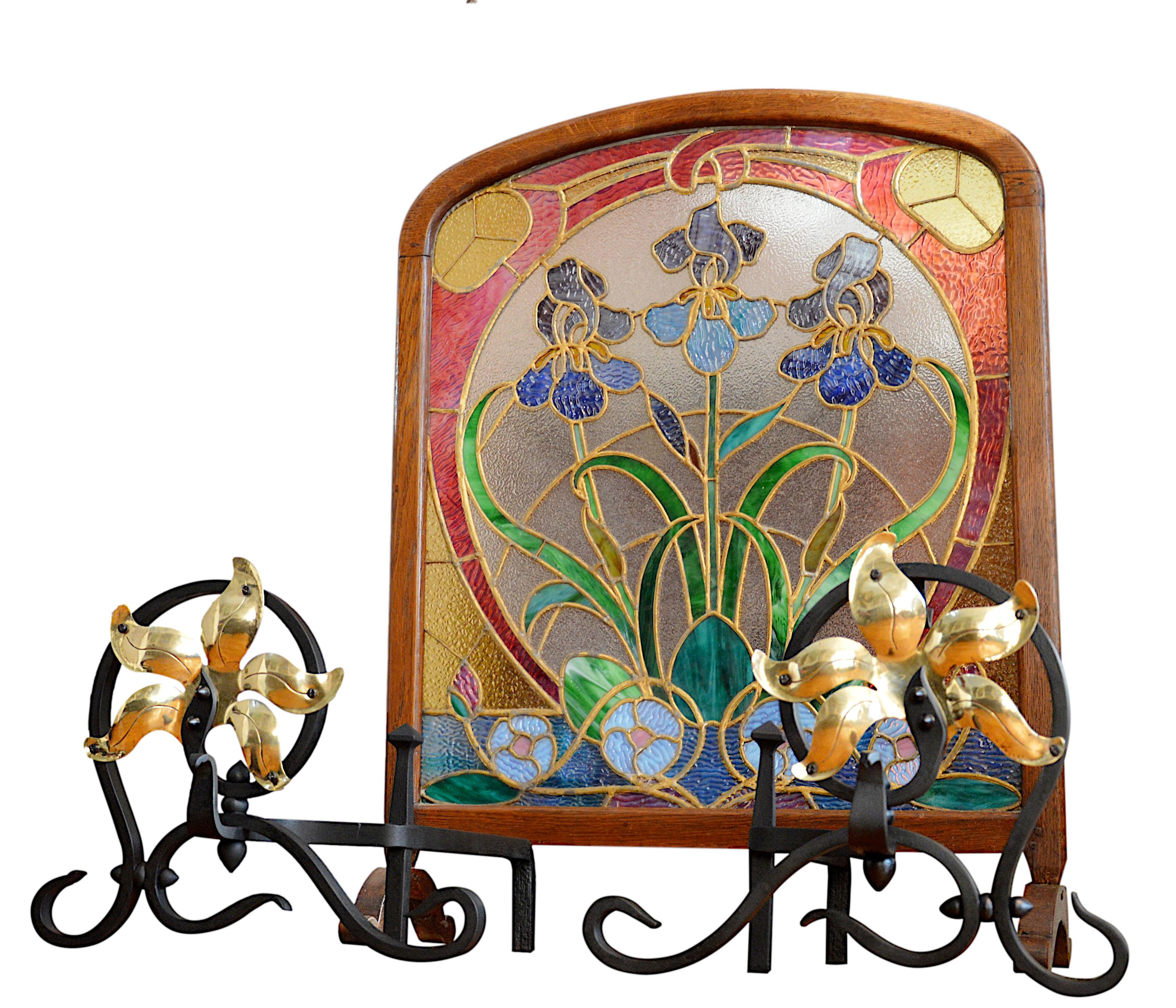 Paar Jugendstil-Andirons von Louis Majorelle (Nancy), Frankreich, um 1900. Schmiedeeisen und Messing. Jedes : Höhe : 31cm (12.2