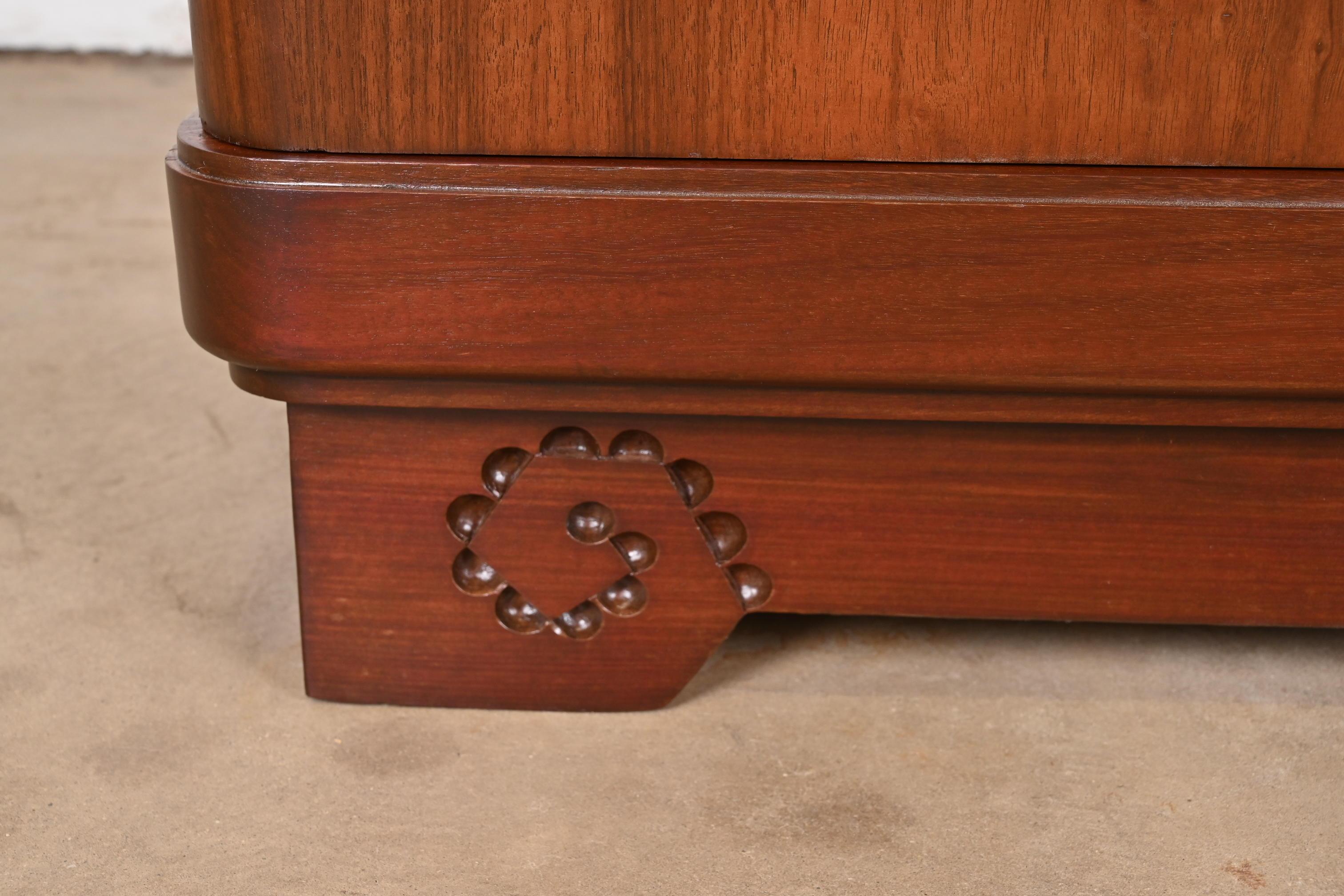 Armoire ou meuble de bar Art Déco français en bois de rose signé Louis Majorelle en vente 6