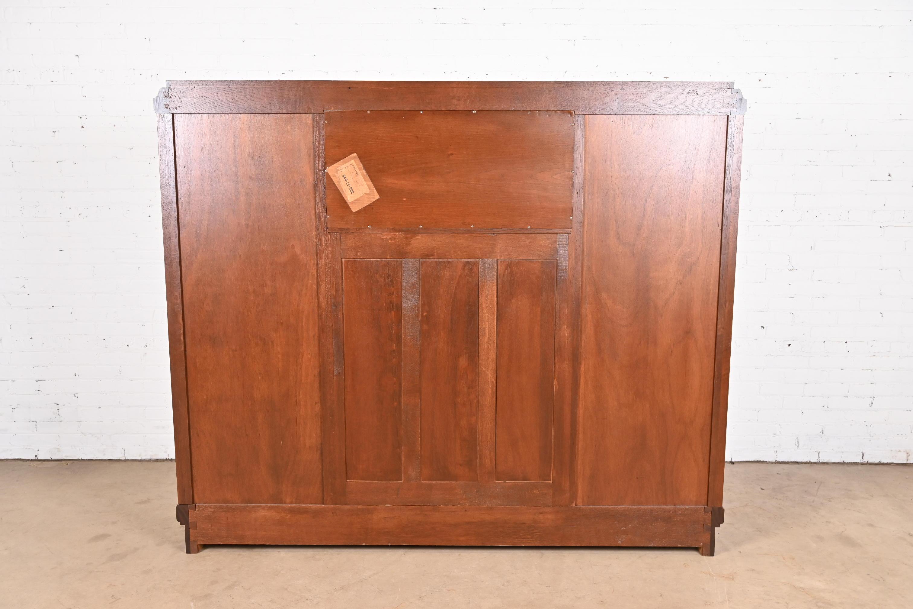 Armoire ou meuble de bar Art Déco français en bois de rose signé Louis Majorelle en vente 7