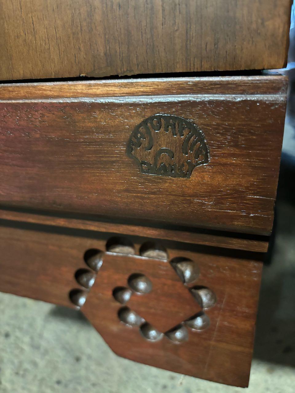 Armoire ou meuble de bar Art Déco français en bois de rose signé Louis Majorelle en vente 9