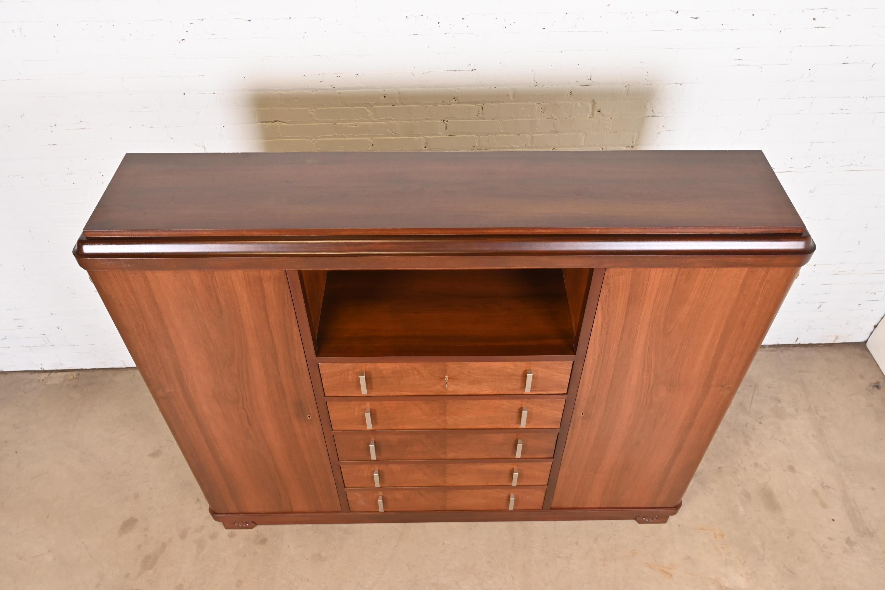 XIXe siècle Armoire ou meuble de bar Art Déco français en bois de rose signé Louis Majorelle en vente