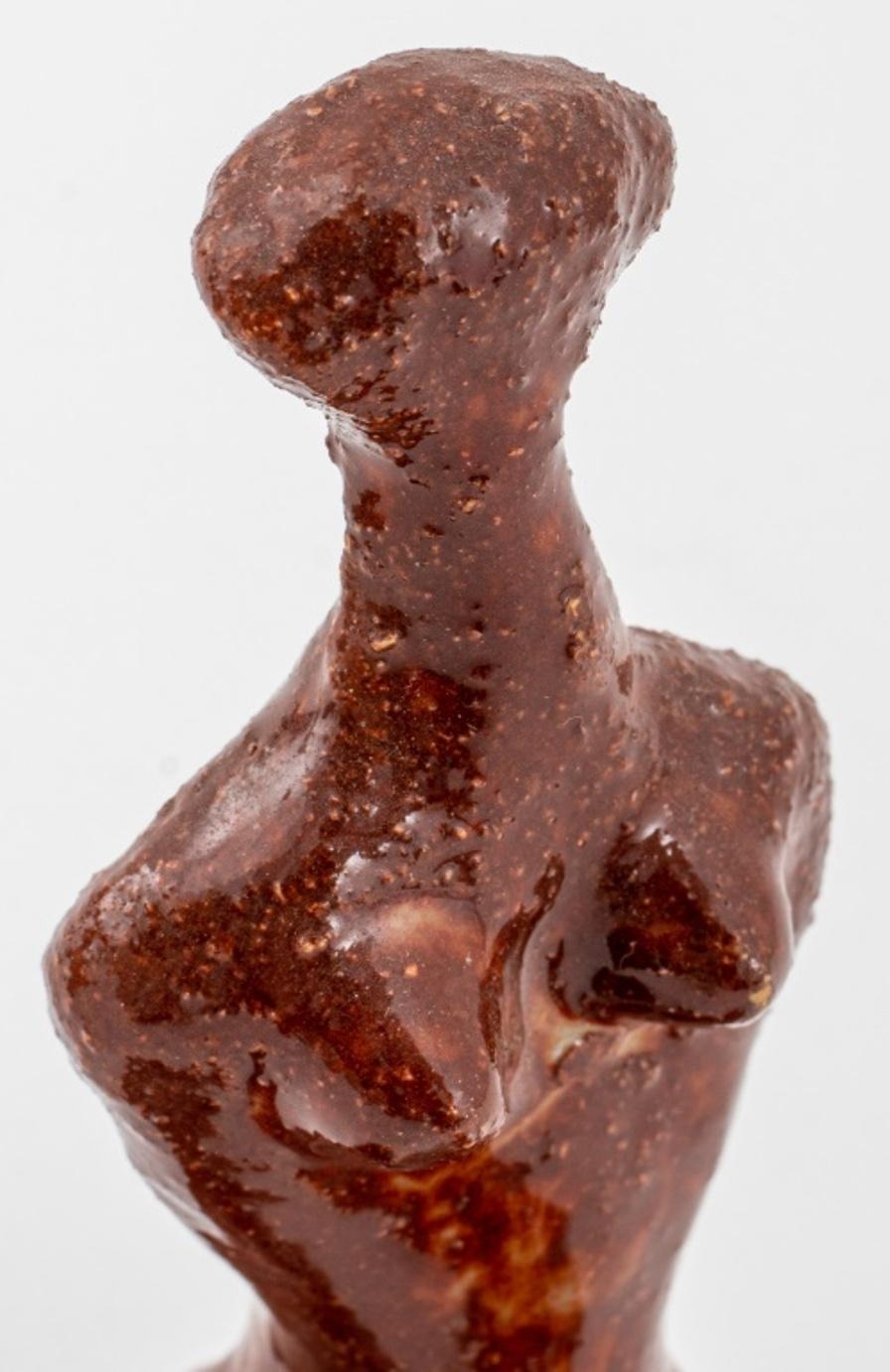 Sculptures figuratives en poterie d'art de Louis Mendez, lot de dix en vente 2