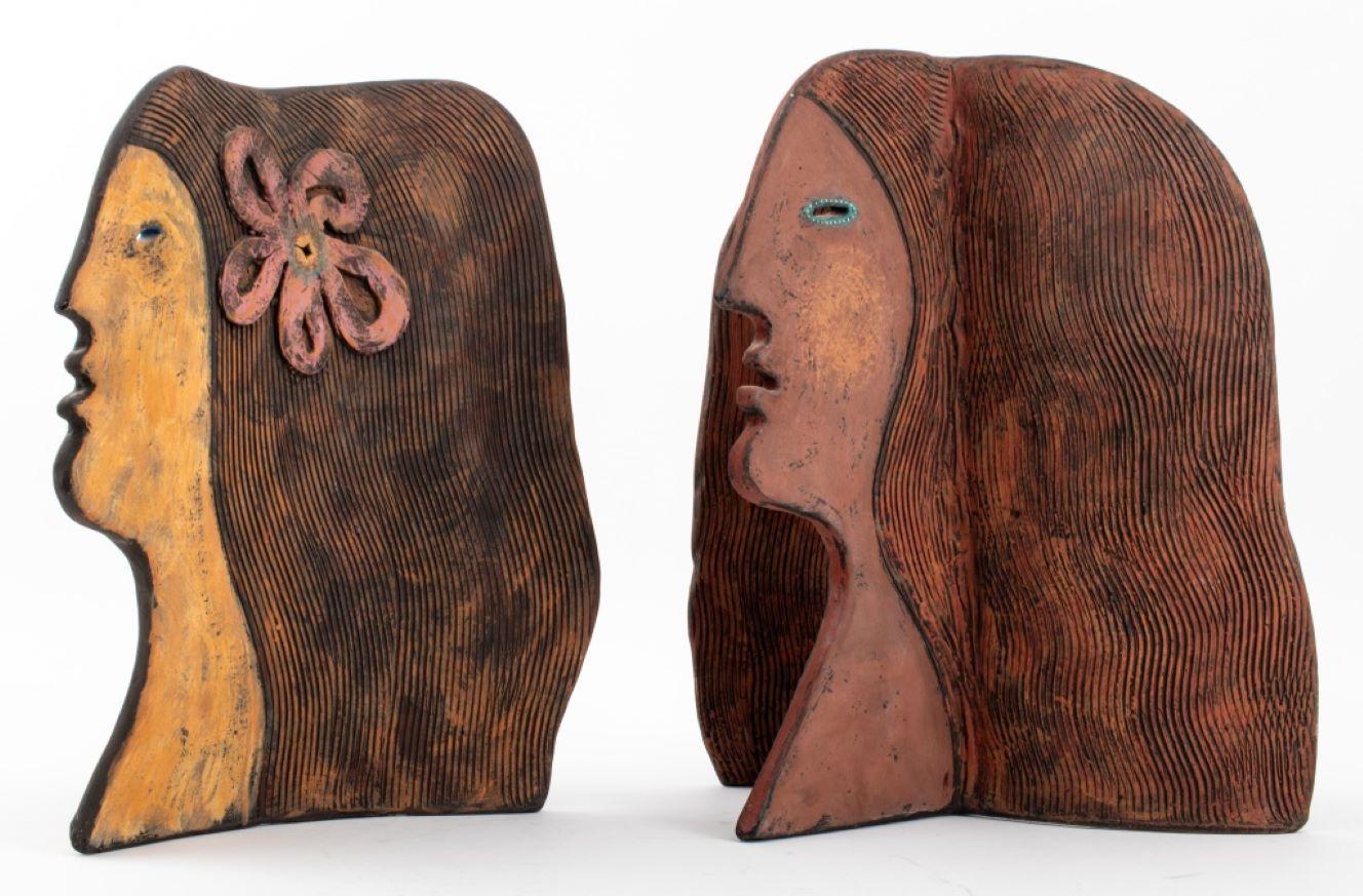 20ième siècle Bustes stylisés en poterie d'art Louis Mendez, 2 en vente
