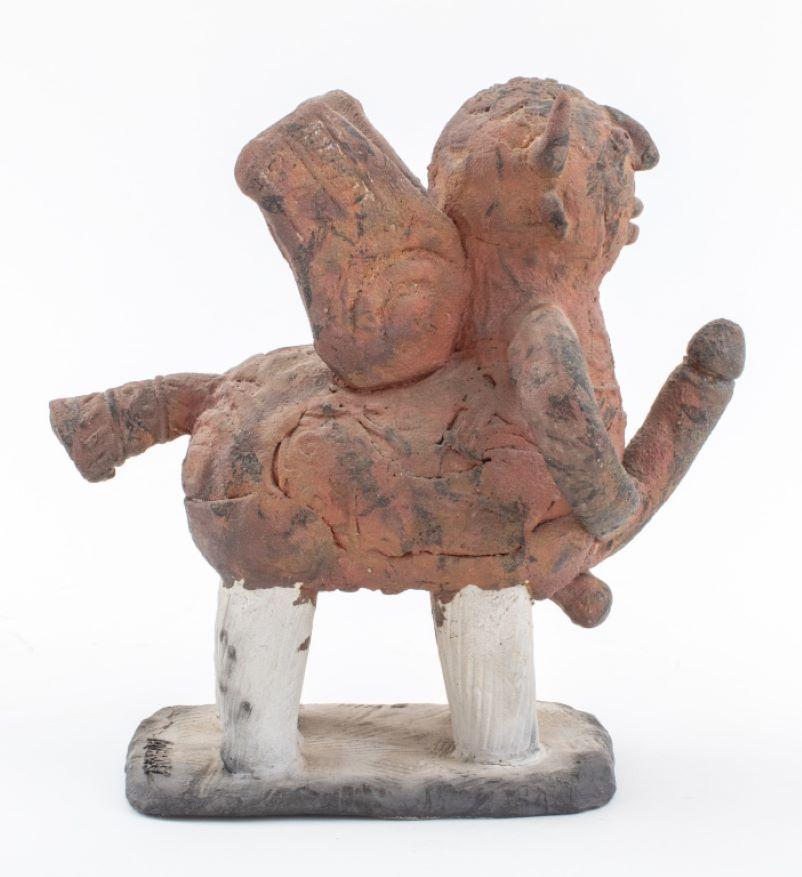 Céramique Sculpture de Centaure nue en céramique de Louis Mendez en vente