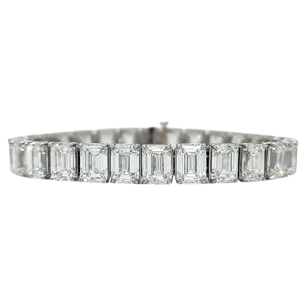 Louis Newman & Co, bracelet tennis taille émeraude 42,10 carats et certifié GIA en vente