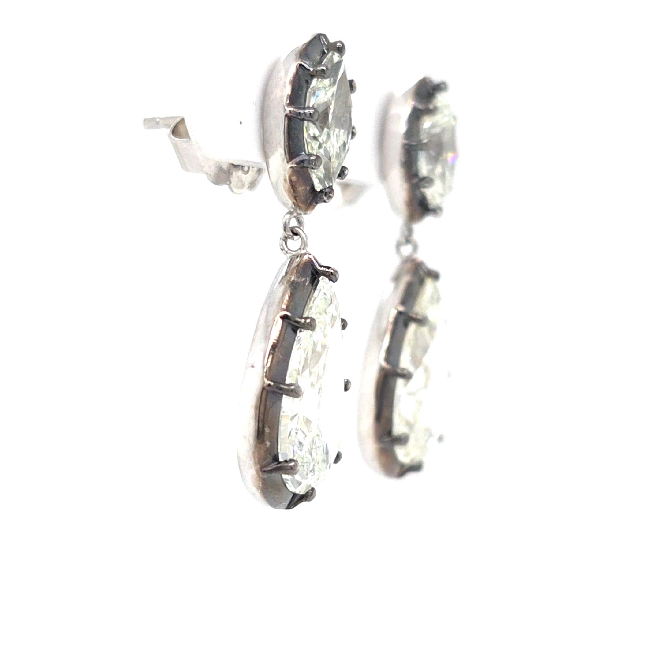 Taglio a goccia Louis Newman & Co GIA certified 10.51 carat Pear Shape Diamond Dangle Earrings in vendita