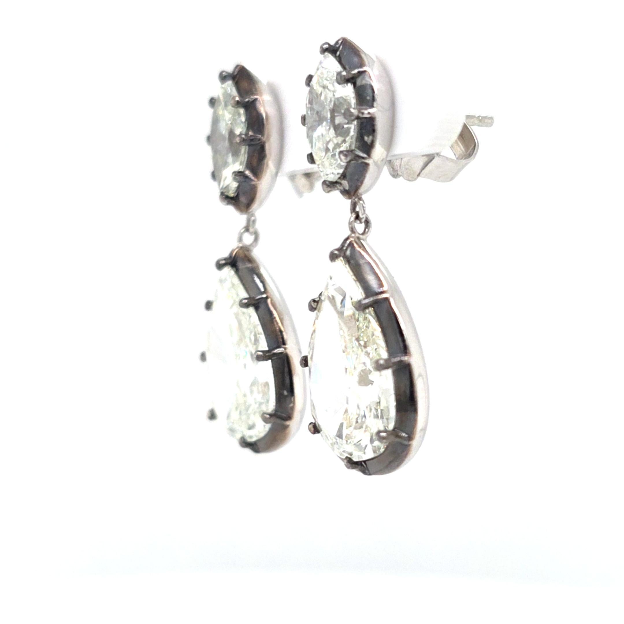 Louis Newman & Co GIA certified 10.51 carat Pear Shape Diamond Dangle Earrings In condizioni Nuovo in vendita a New York, NY