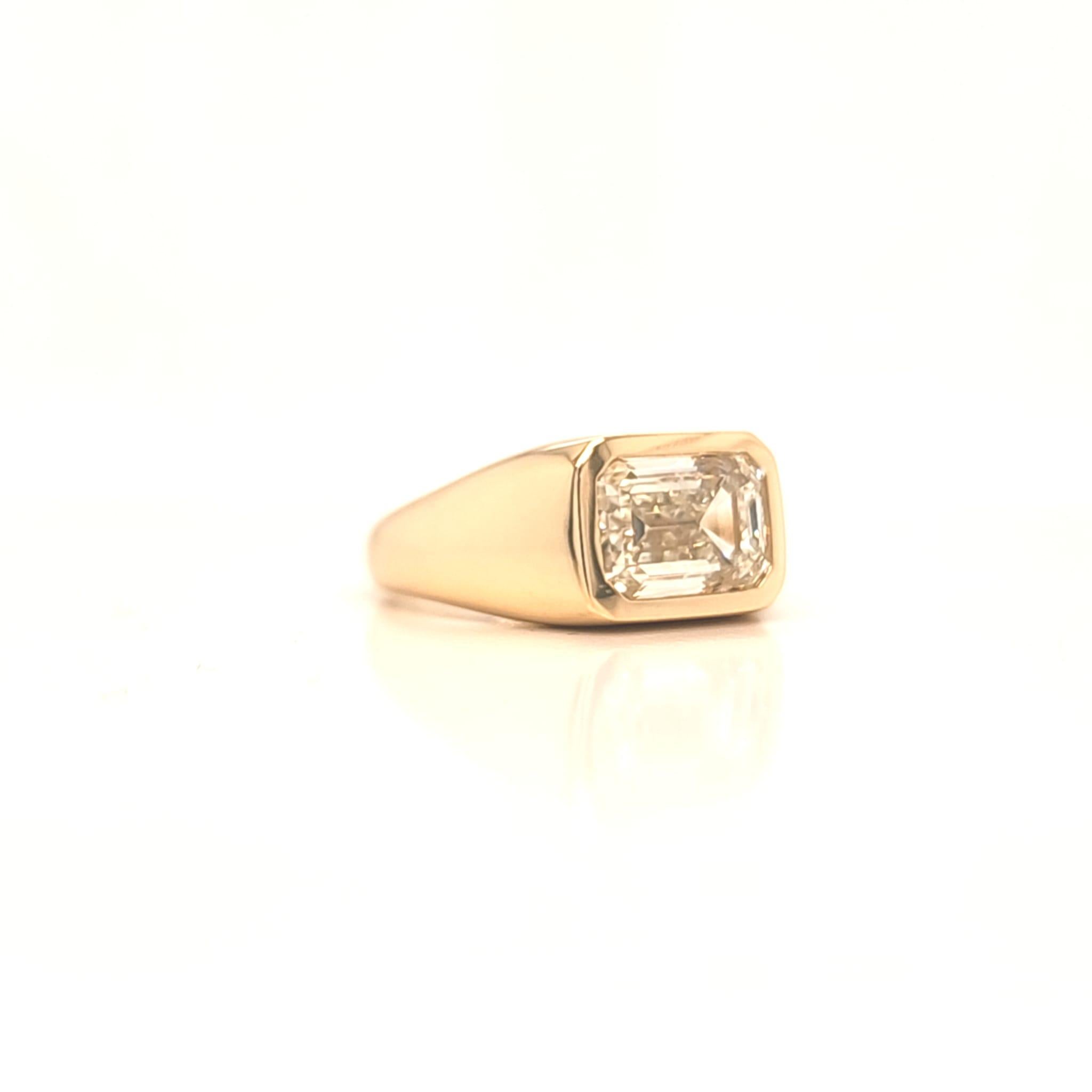 Louis Newman & Co GIA Certified 3.51 carat Emerald Cut Fashion Ring In New Condition For Sale In New York, NY
