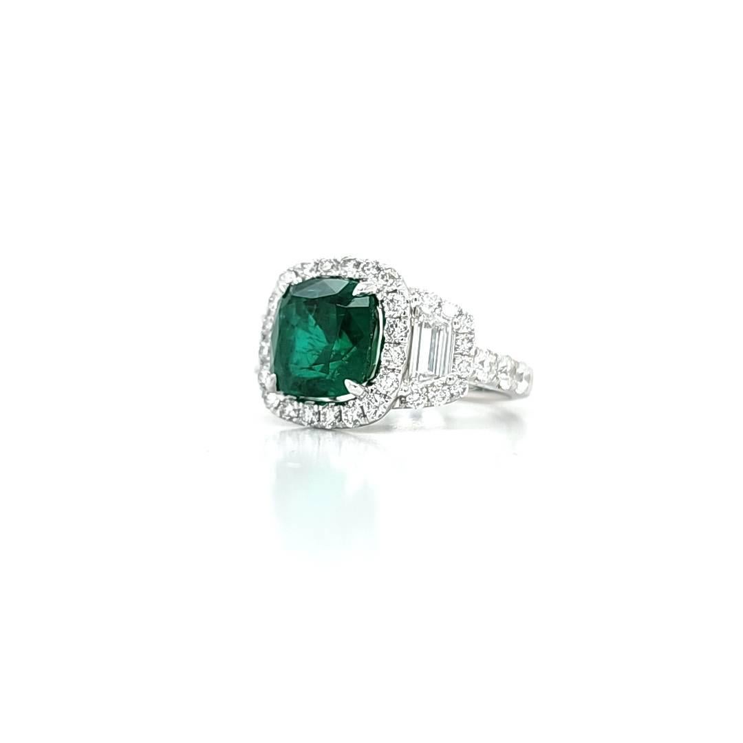 Cushion Cut Louis Newman & Co GIA Certified 4.31 Carats Emerald and Diamond Ring For Sale