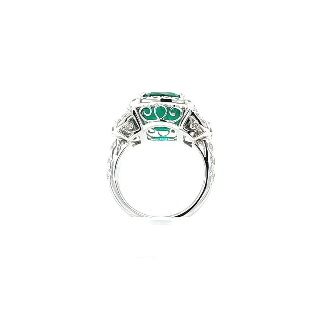 Louis Newman & Co GIA Certified 4.31 Carats Emerald and Diamond Ring For Sale 1