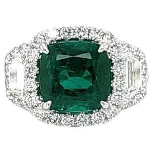 Louis Newman & Co GIA Certified 4.31 Carats Emerald and Diamond Ring For Sale