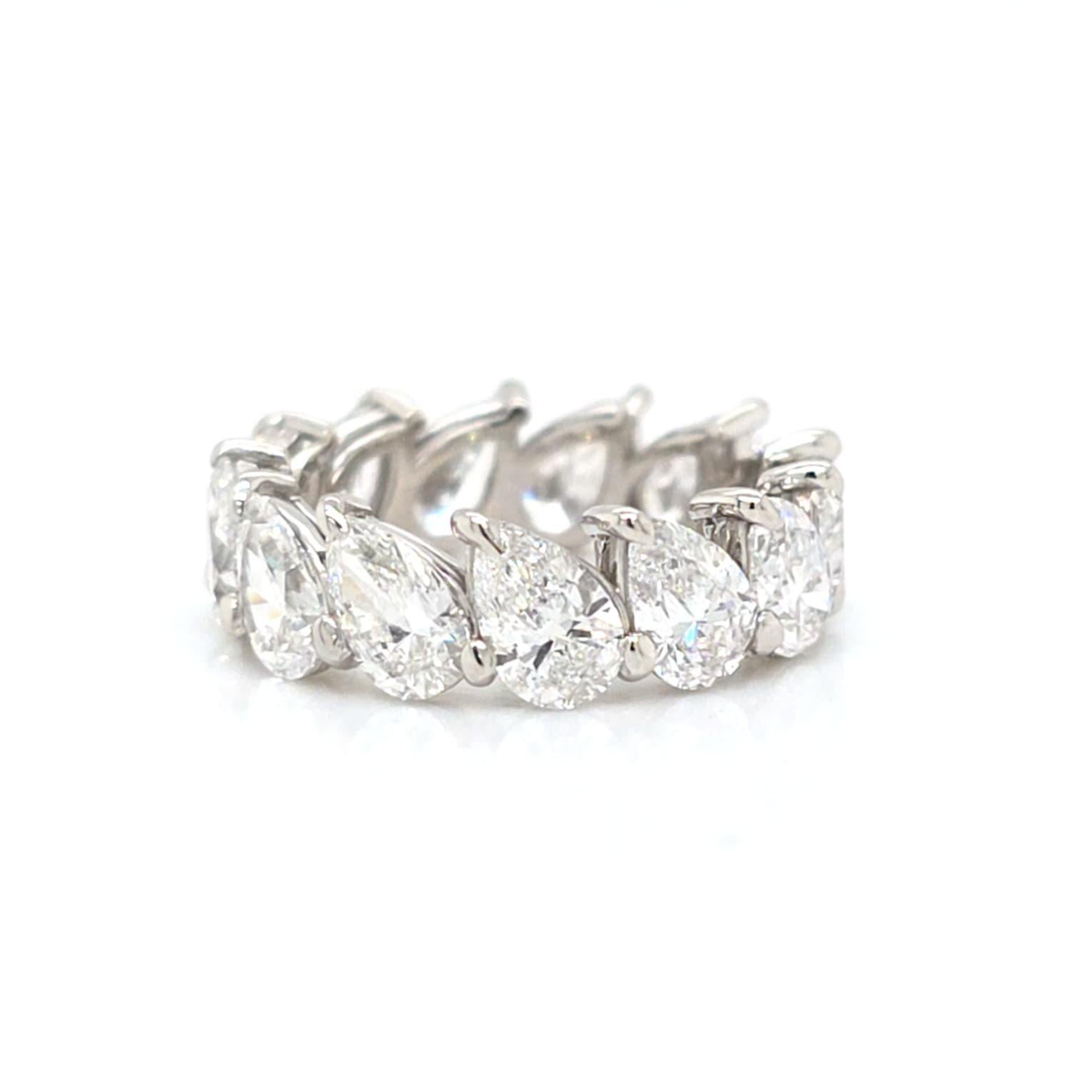 Taglio a goccia Louis Newman & Co GIA certificato 6,58 carati Fascia di eternità a forma di pera allungata in vendita