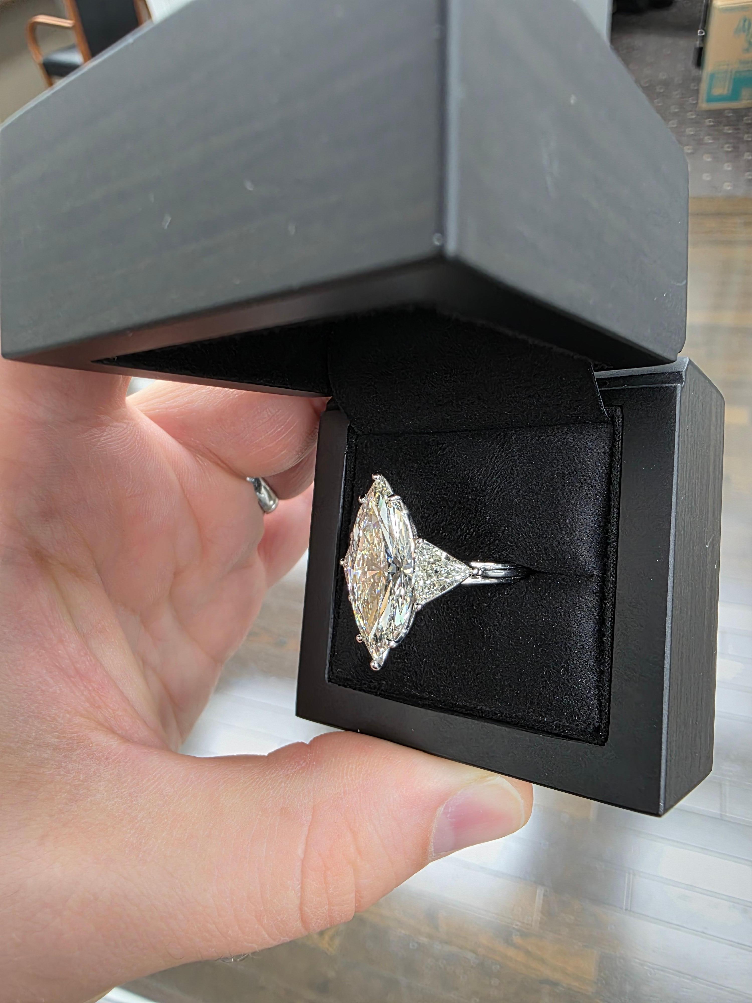 Louis Newman & Co GIA Certified 7 carat Elongated Marquise Cut Diamond Ring in vendita 6