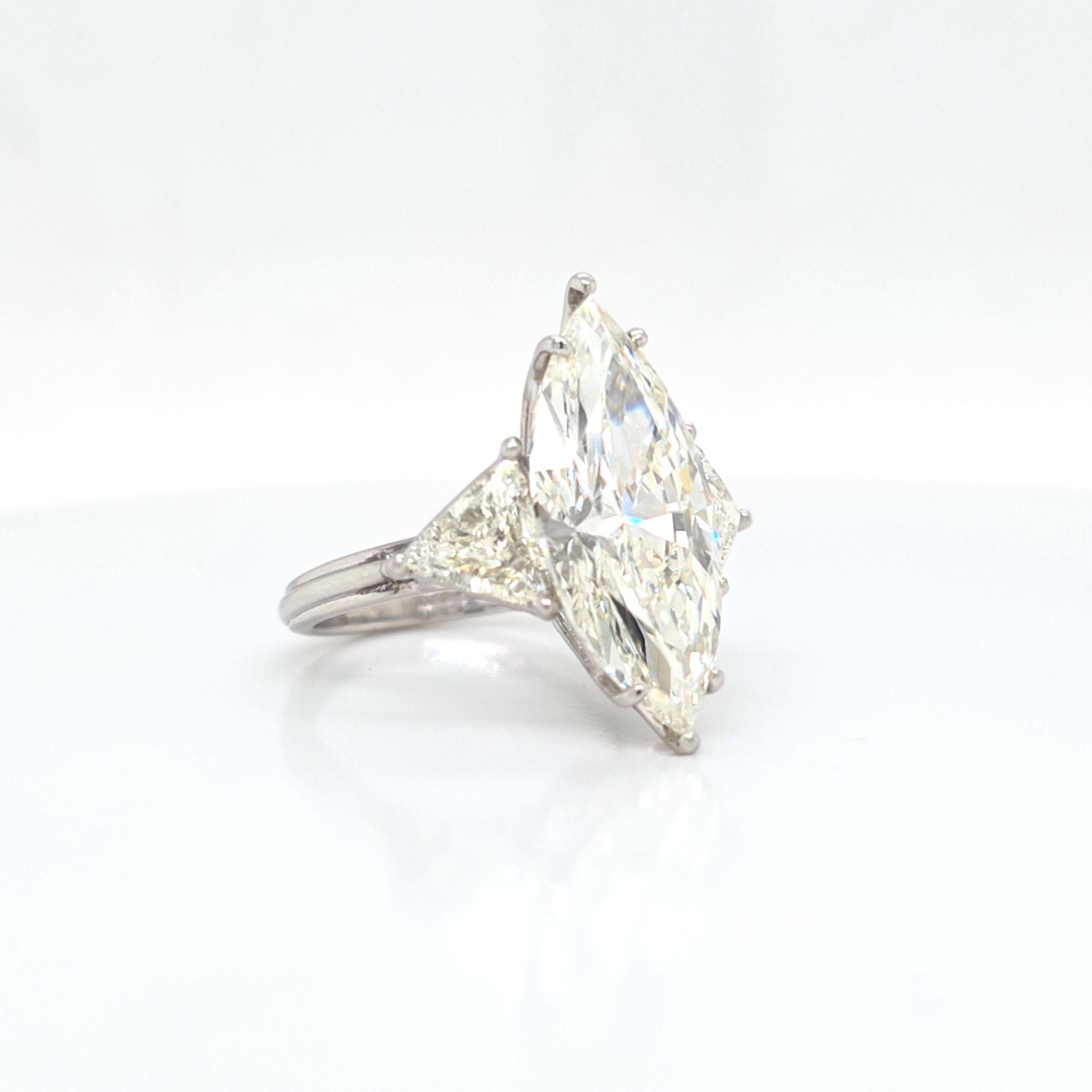 da uomo o donna Louis Newman & Co GIA Certified 7 carat Elongated Marquise Cut Diamond Ring in vendita