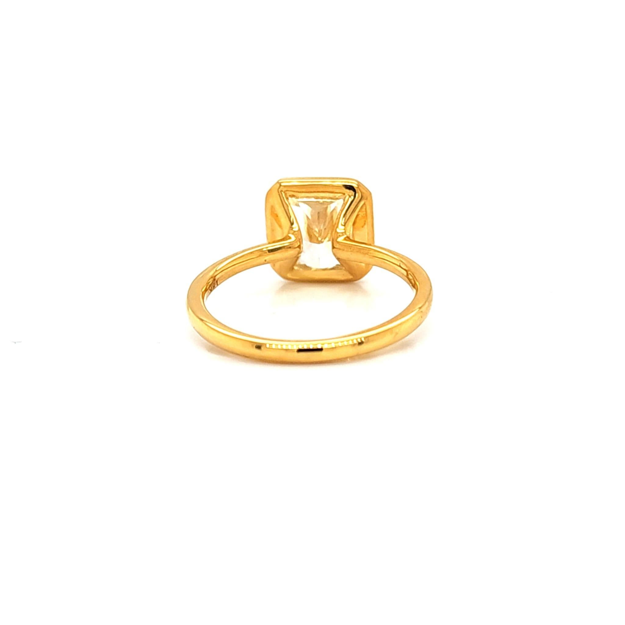 Louis Newman & Company GIA certified 3.15 carat Yellow Diamond Bezel Ring In New Condition In New York, NY