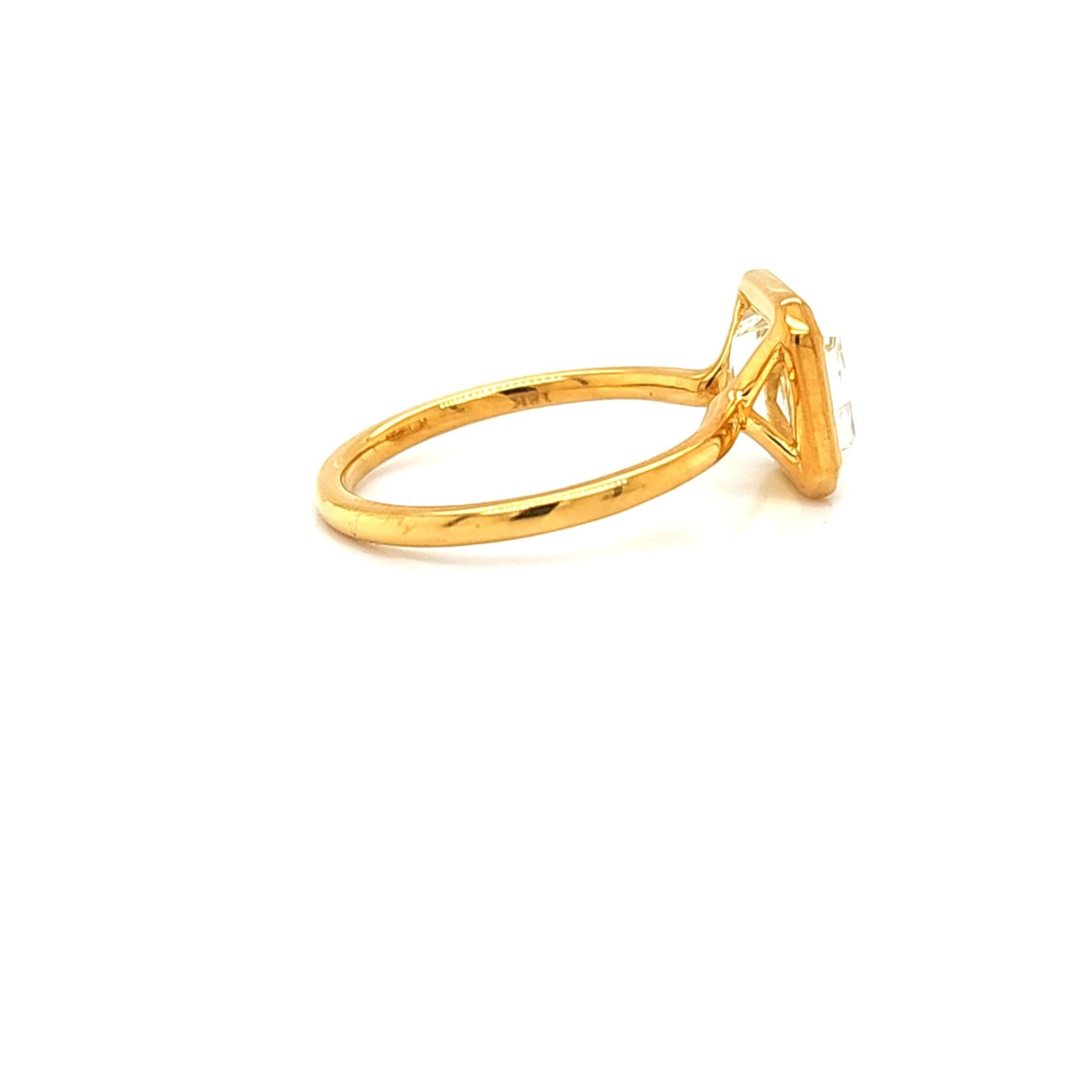 Women's or Men's Louis Newman & Company GIA certified 3.15 carat Yellow Diamond Bezel Ring