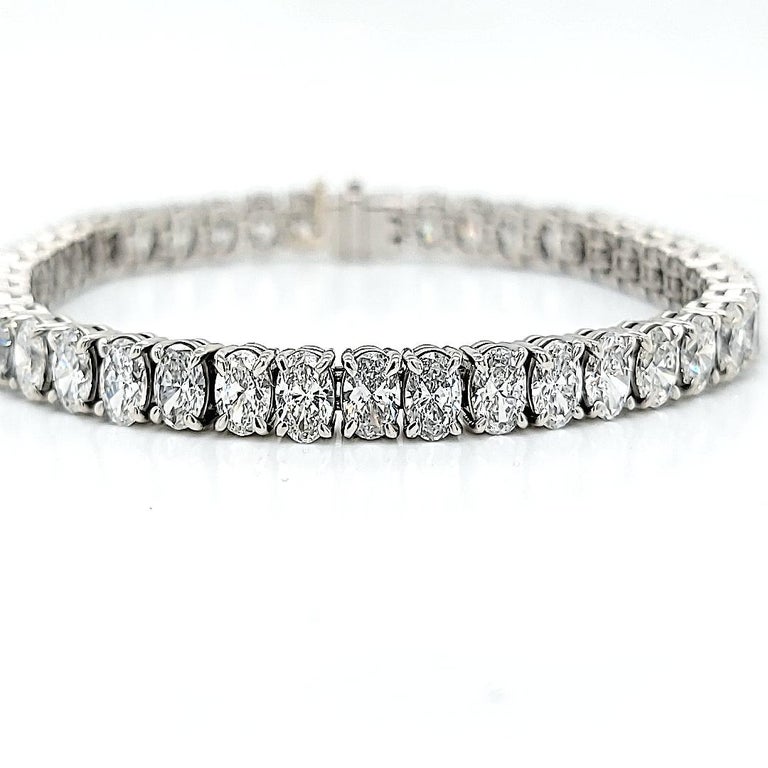 GIA Certified Oval Diamond 12.79 Carats Tennis Bracelet For Sale at 1stDibs