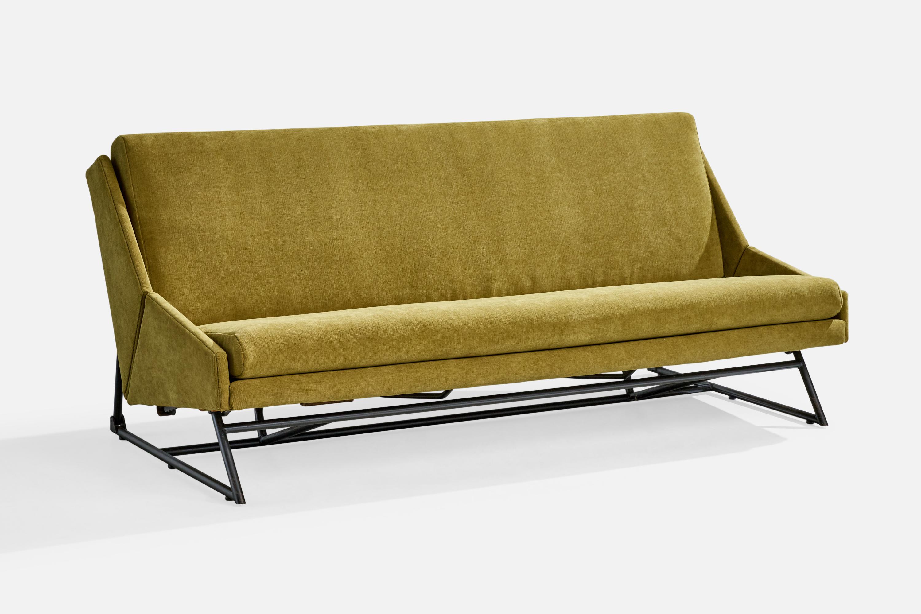 Un divano/letto regolabile in velluto verde e laccato nero disegnato da Louis Paolozzi e prodotto da Zol, Francia, c. 1957.

Perdita di vernice nera e ossidazione presente sul metallo. 

Rivestito in velluto nuovo di zecca.

Usura coerente con l'età