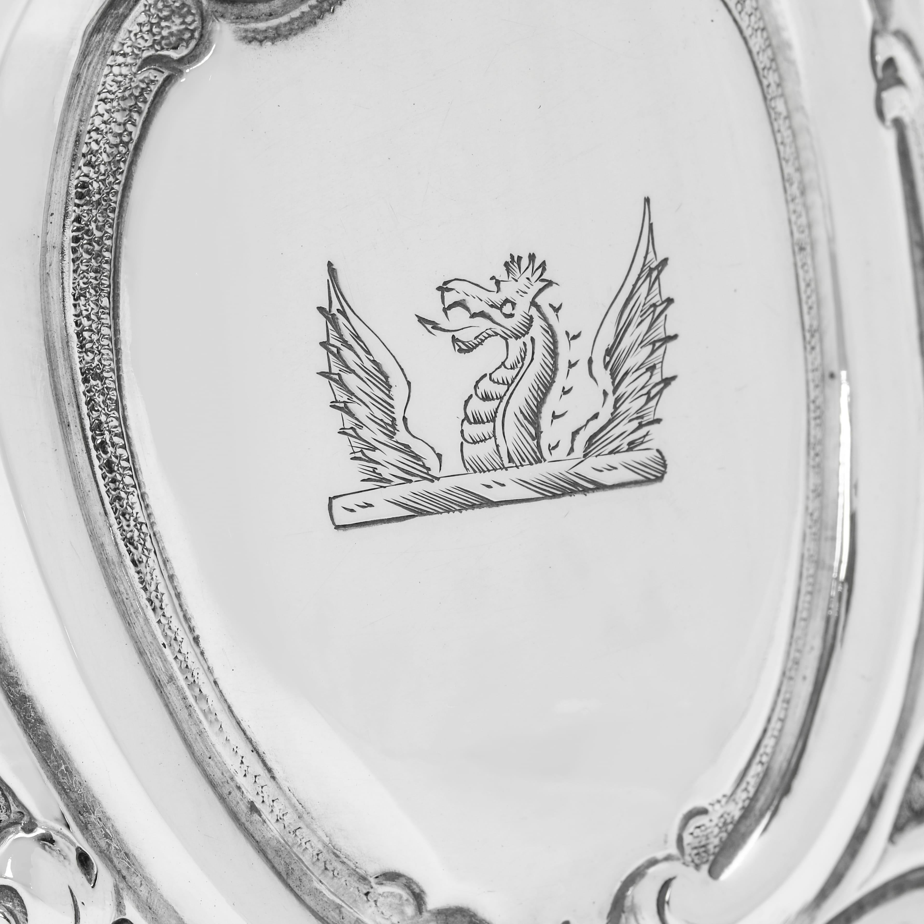 Argent sterling Cafetière en argent massif à motif Louis, réalisée par Barnards en 1856 en vente