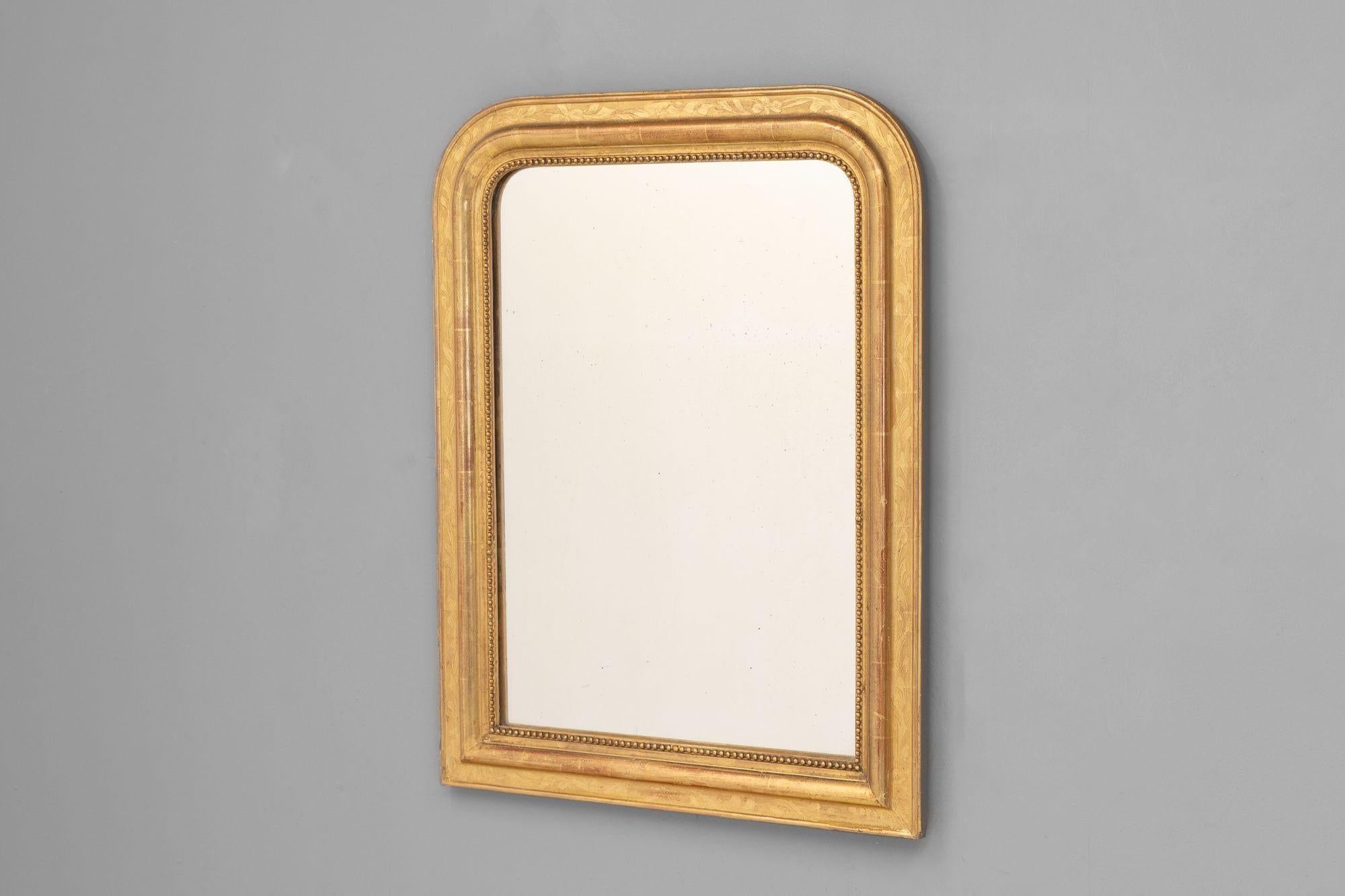 Gilded French Louis Philipe style mirror with original glass. France circa 1880.
H 81cm x W 62cm x D 4cm.
Please be in touch for an accurate shipping quote.