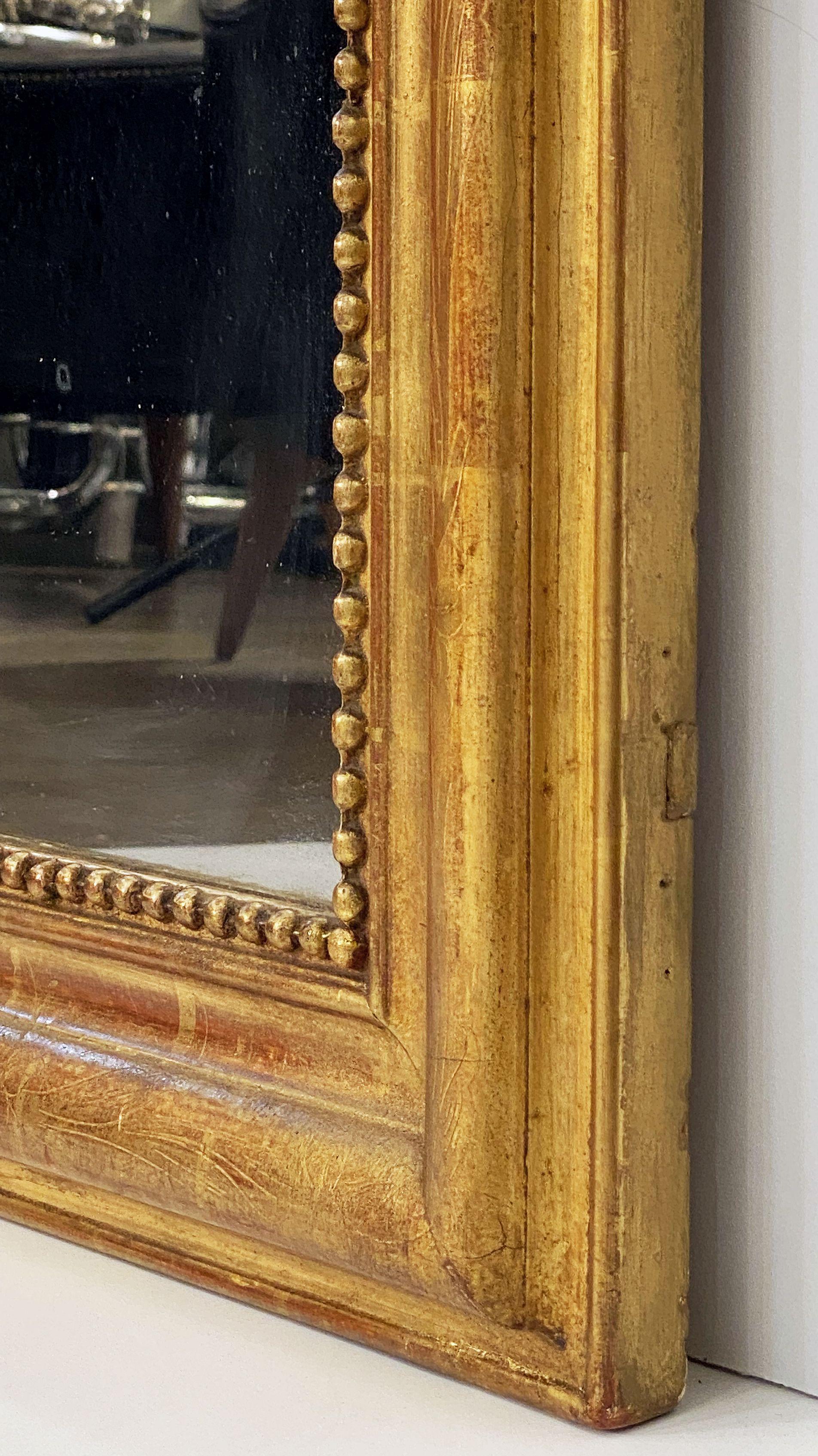 Vergoldeter Louis Philippe-Spiegel mit Bogenaufsatz aus Frankreich (H 39 1/2 x B 28 3/4) im Angebot 7