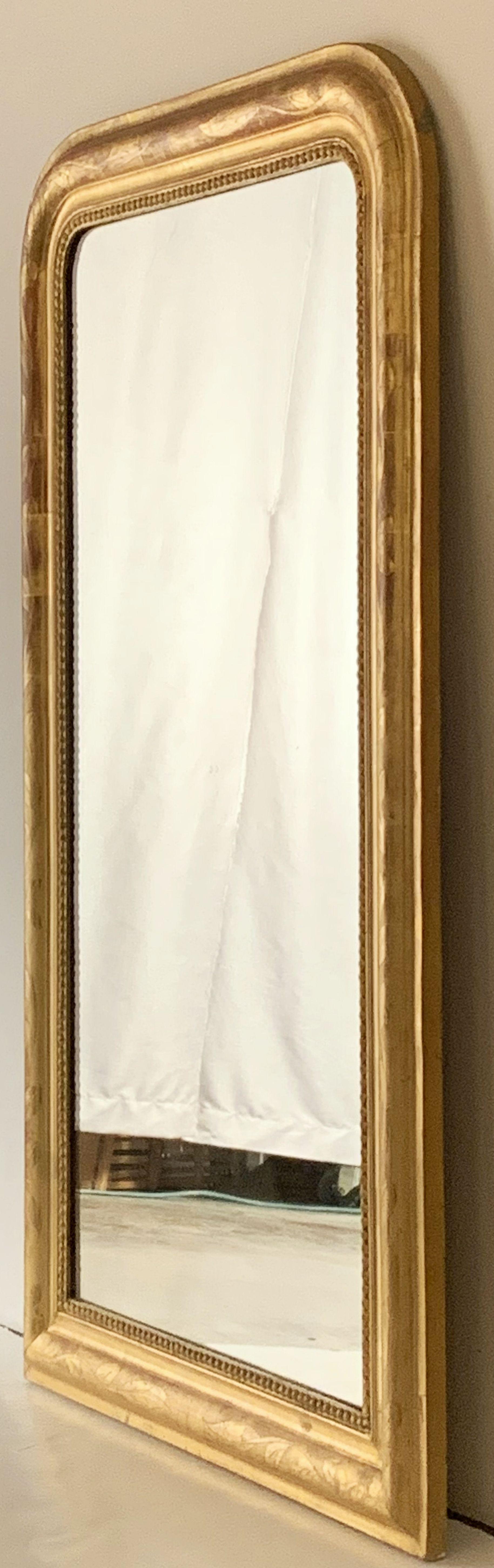 Vergoldeter Louis Philippe-Spiegel mit Bogenaufsatz (H 49 x B 29) (Französisch) im Angebot
