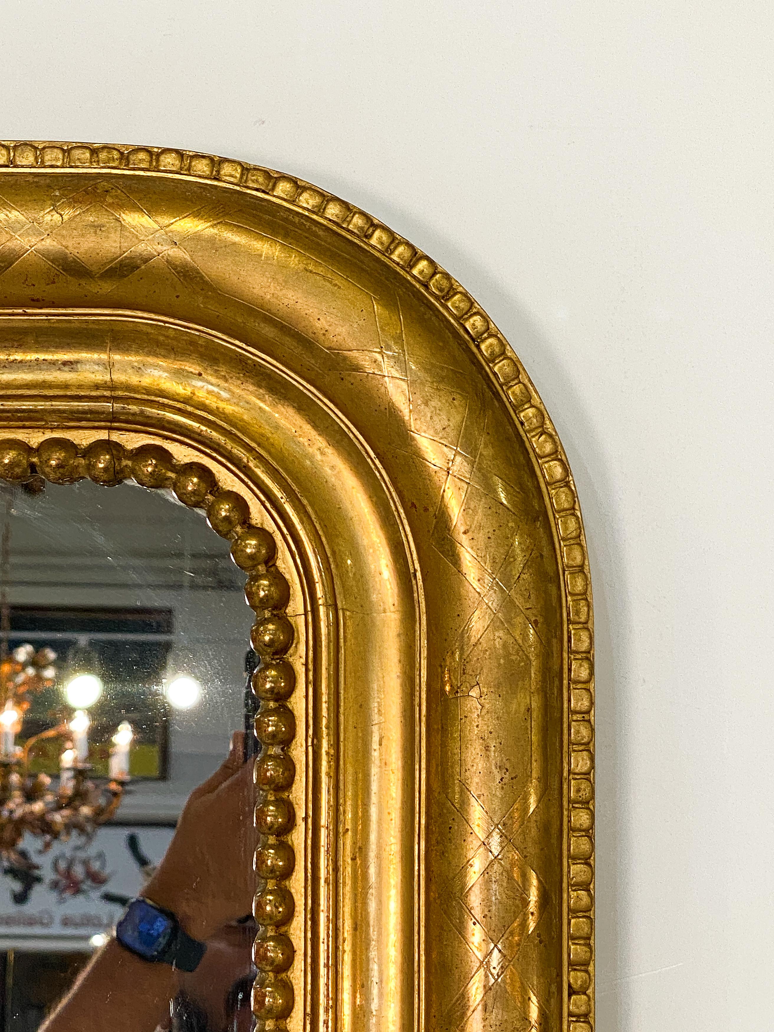 Espejo de pared o de pie Louis Philippe con tapa de arco dorada (Alt. 65 5/8 x Anch. 39 1/2) Luis Felipe en venta