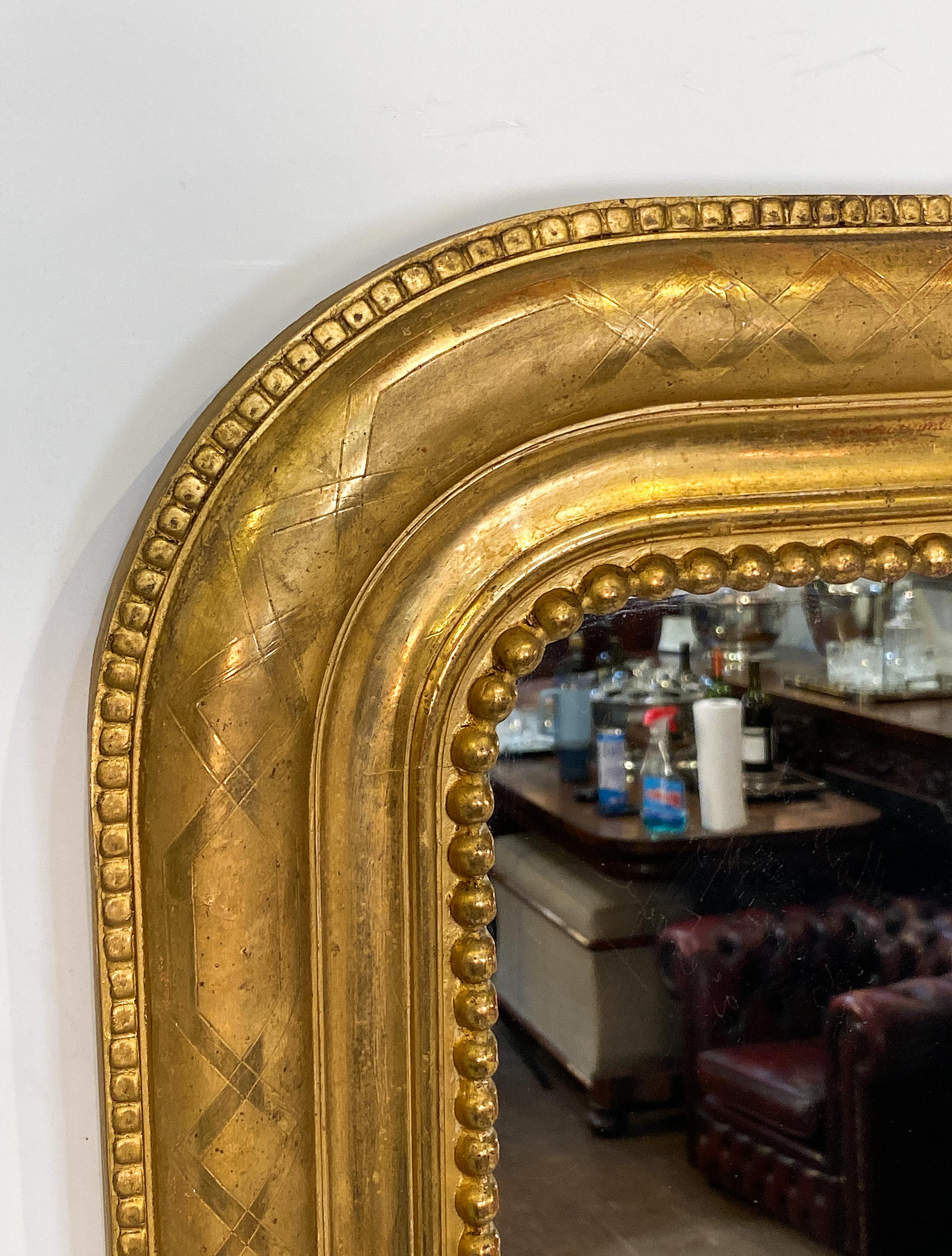 Espejo de pared o de pie Louis Philippe con tapa de arco dorada (Alt. 65 5/8 x Anch. 39 1/2) siglo XIX en venta