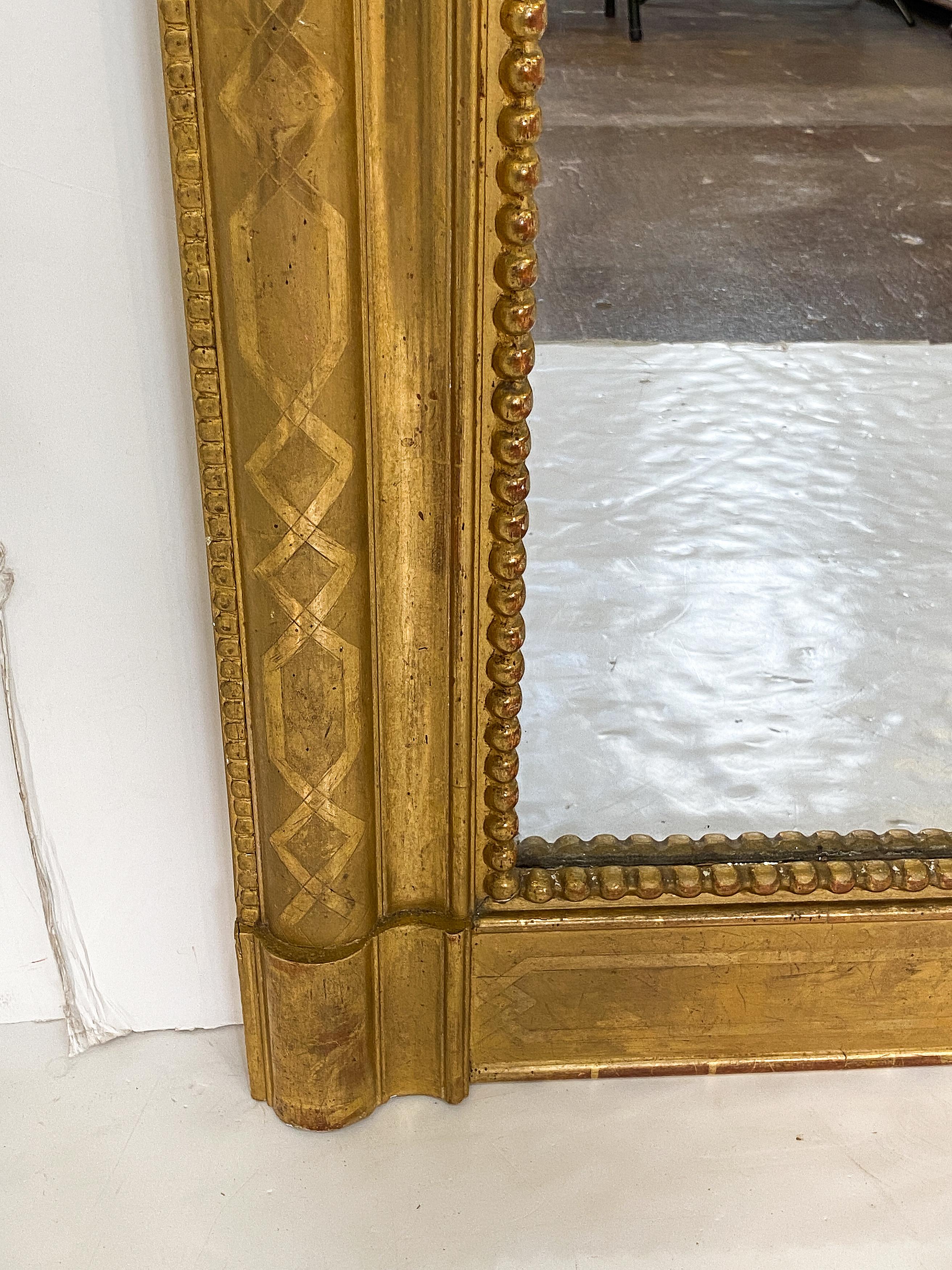 Espejo de pared o de pie Louis Philippe con tapa de arco dorada (Alt. 65 5/8 x Anch. 39 1/2) en venta 1
