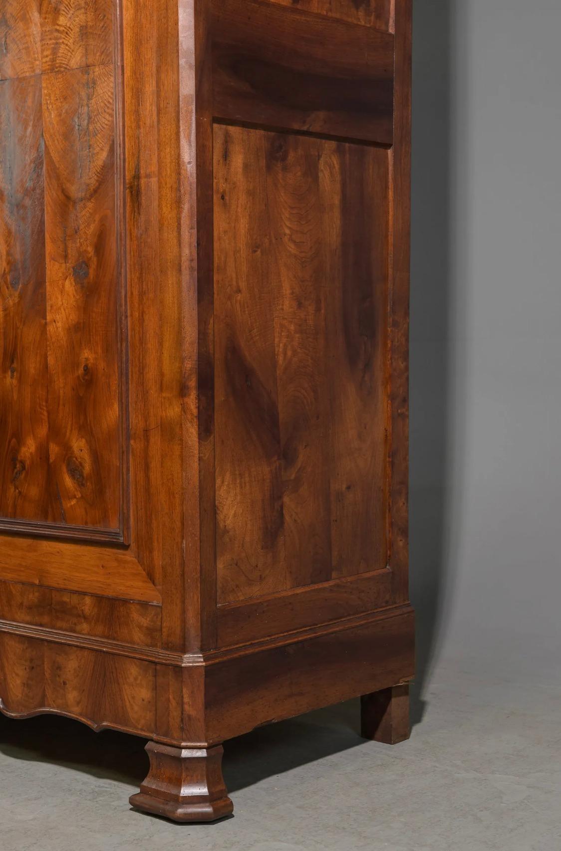 Louis Philippe Armoire In Good Condition For Sale In New York, NY
