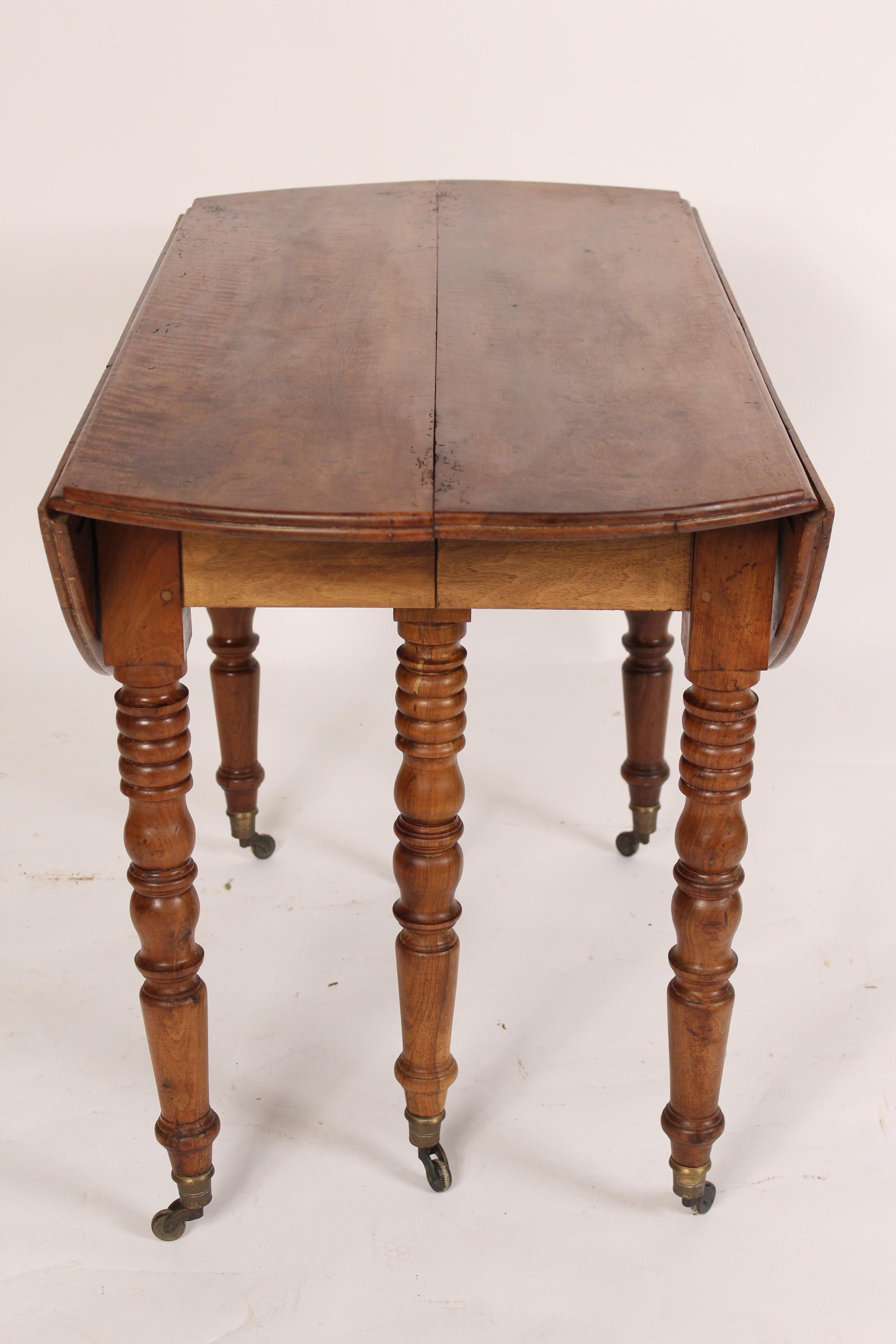 Louis Philippe Birch Drop-Leaf Table In Good Condition In Laguna Beach, CA