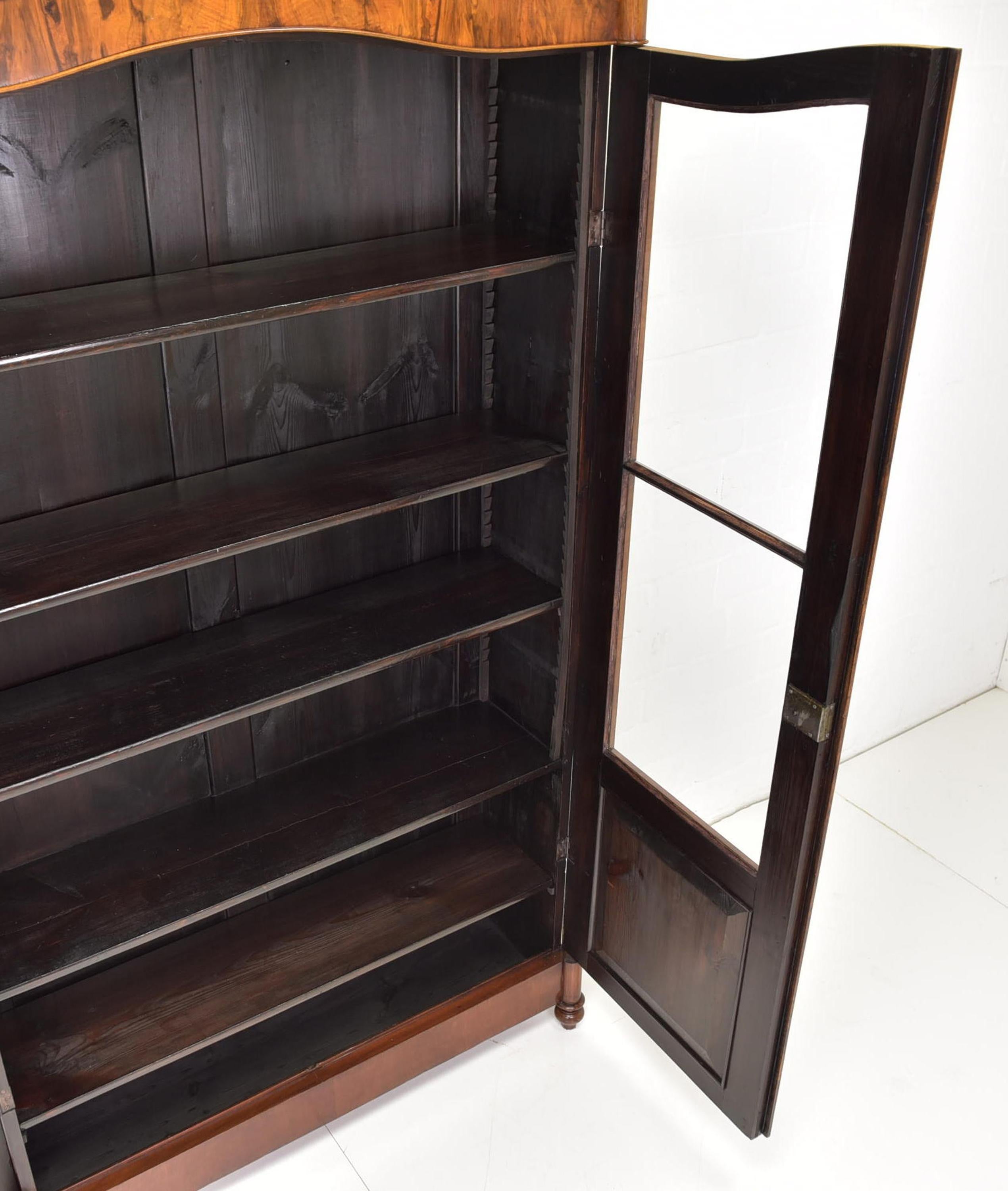 Louis Philippe Bookcase Display Cabinet in Walnut, 1870 For Sale 1