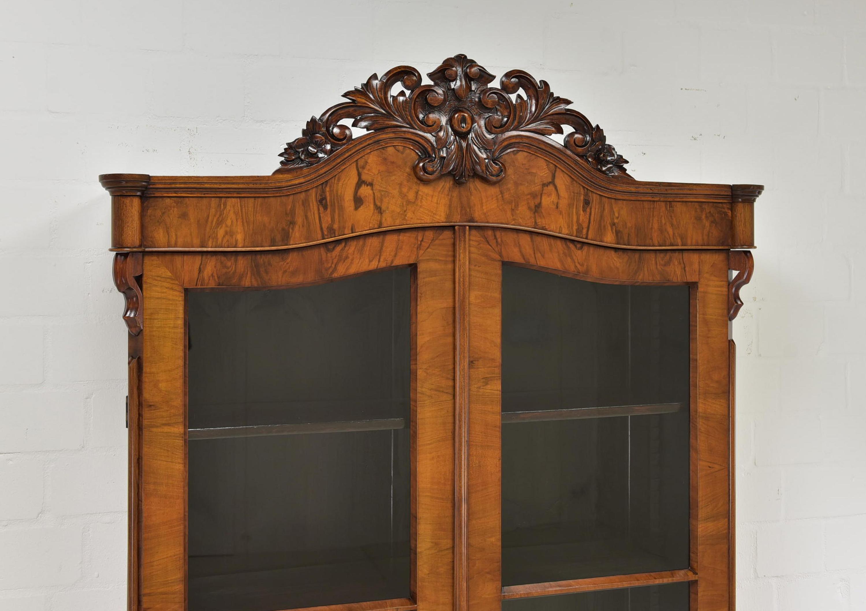 Louis Philippe Bookcase Display Cabinet in Walnut, 1870 For Sale 4