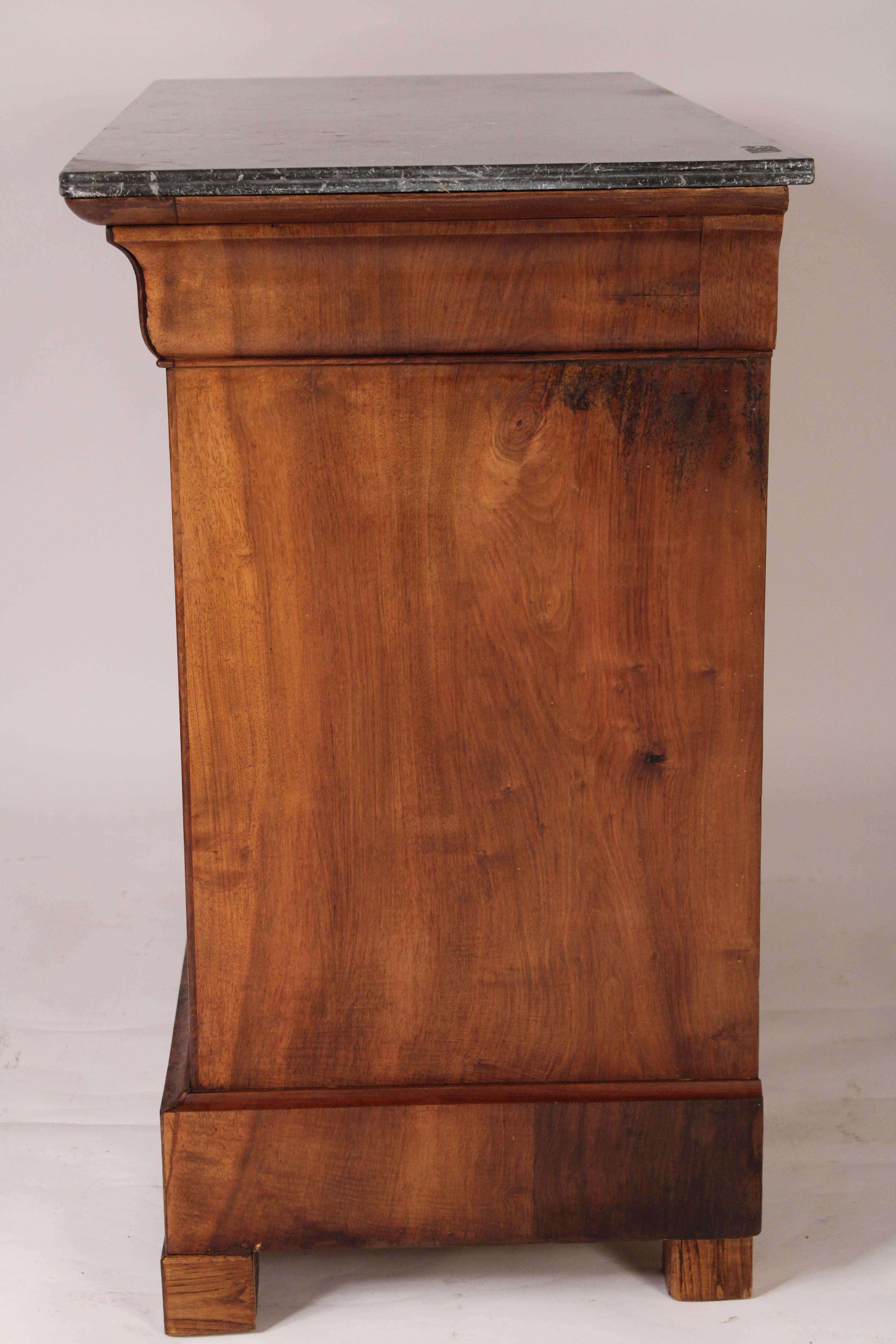 Louis Philippe Burl Walnut Chest of Drawers In Good Condition For Sale In Laguna Beach, CA