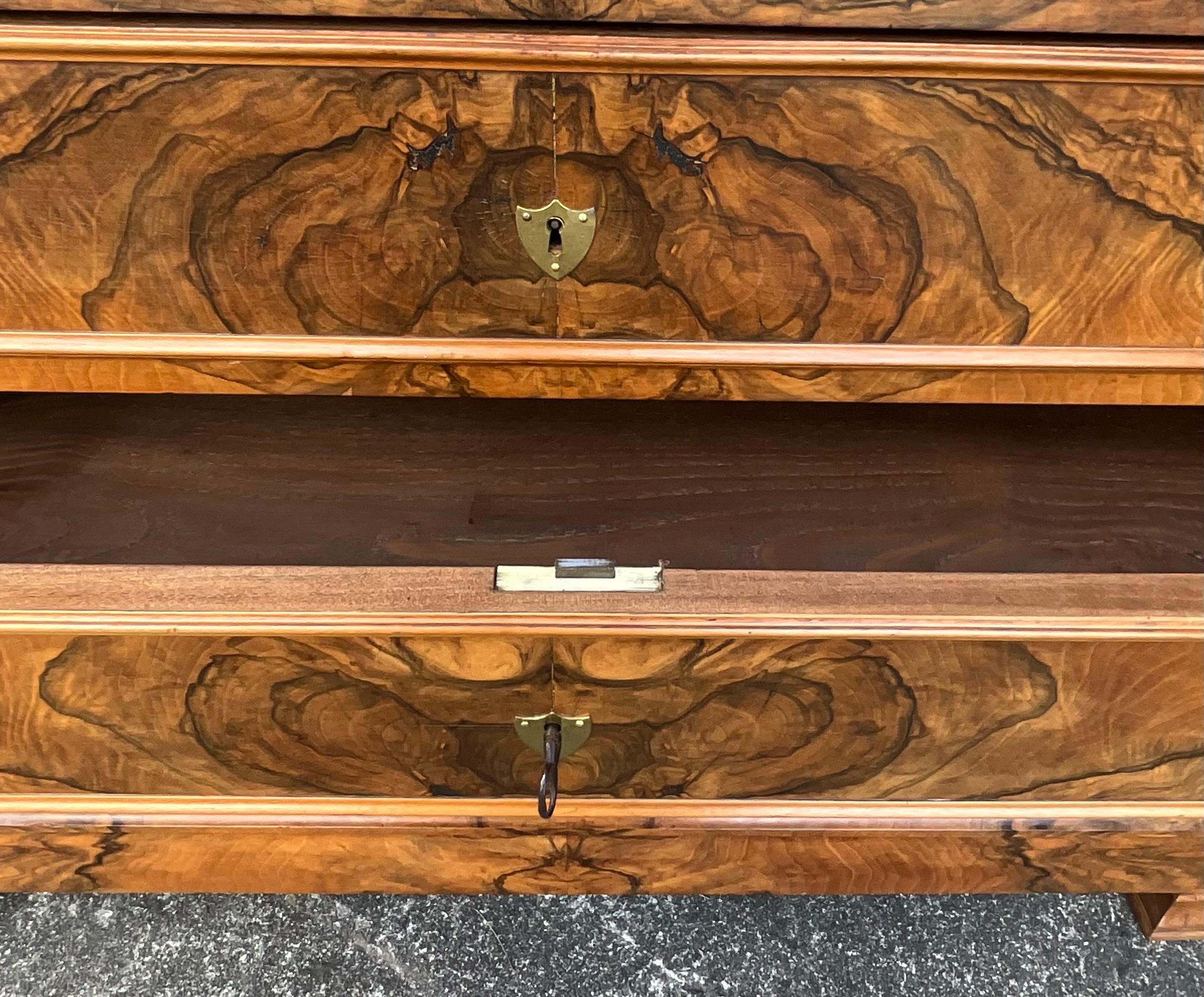 Francese Commode in radica di noce Louis Philippe Fine 19° secolo in vendita