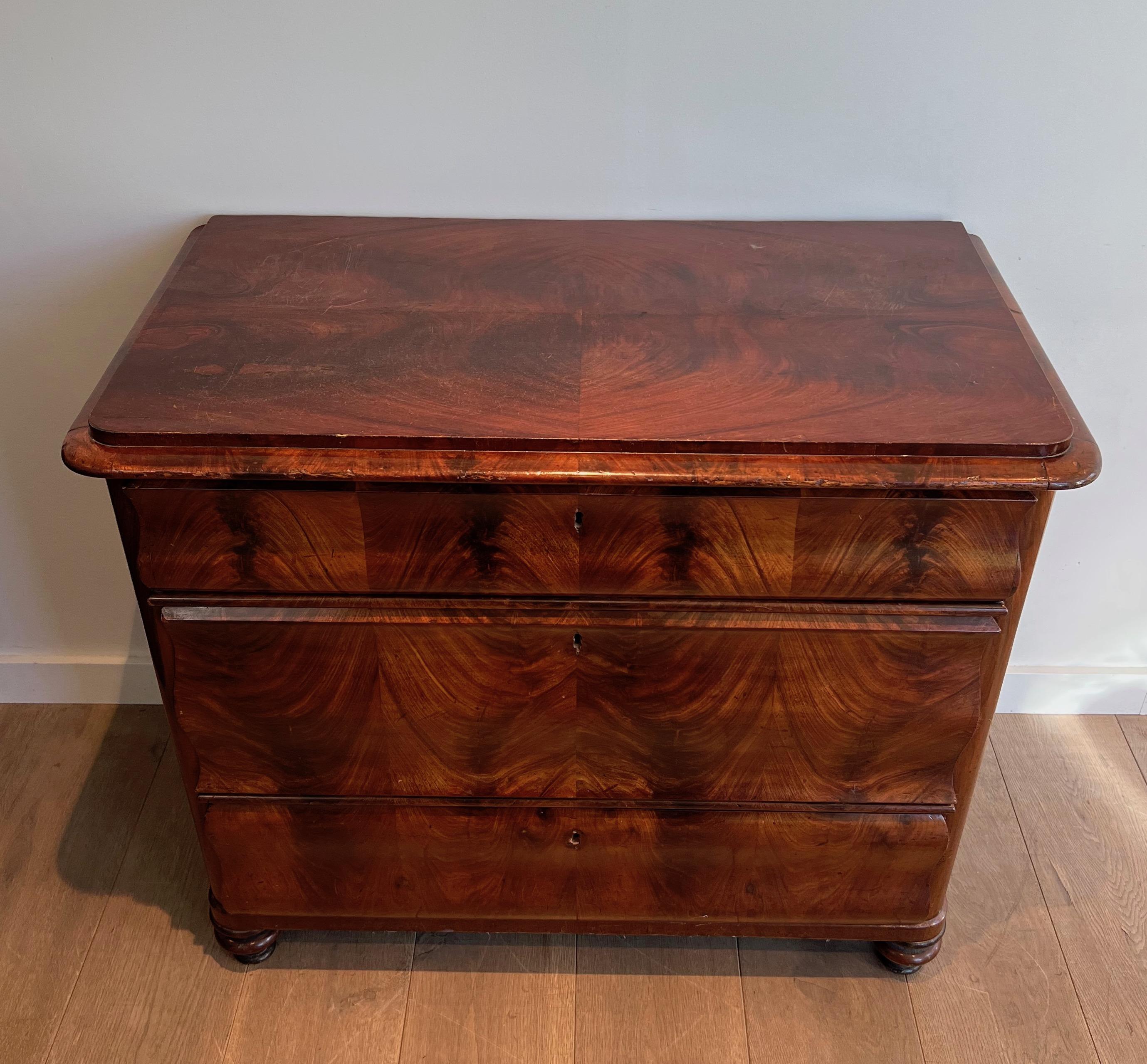 Louis-Philippe Chest of Drawers in Flamed Mahogany For Sale 4