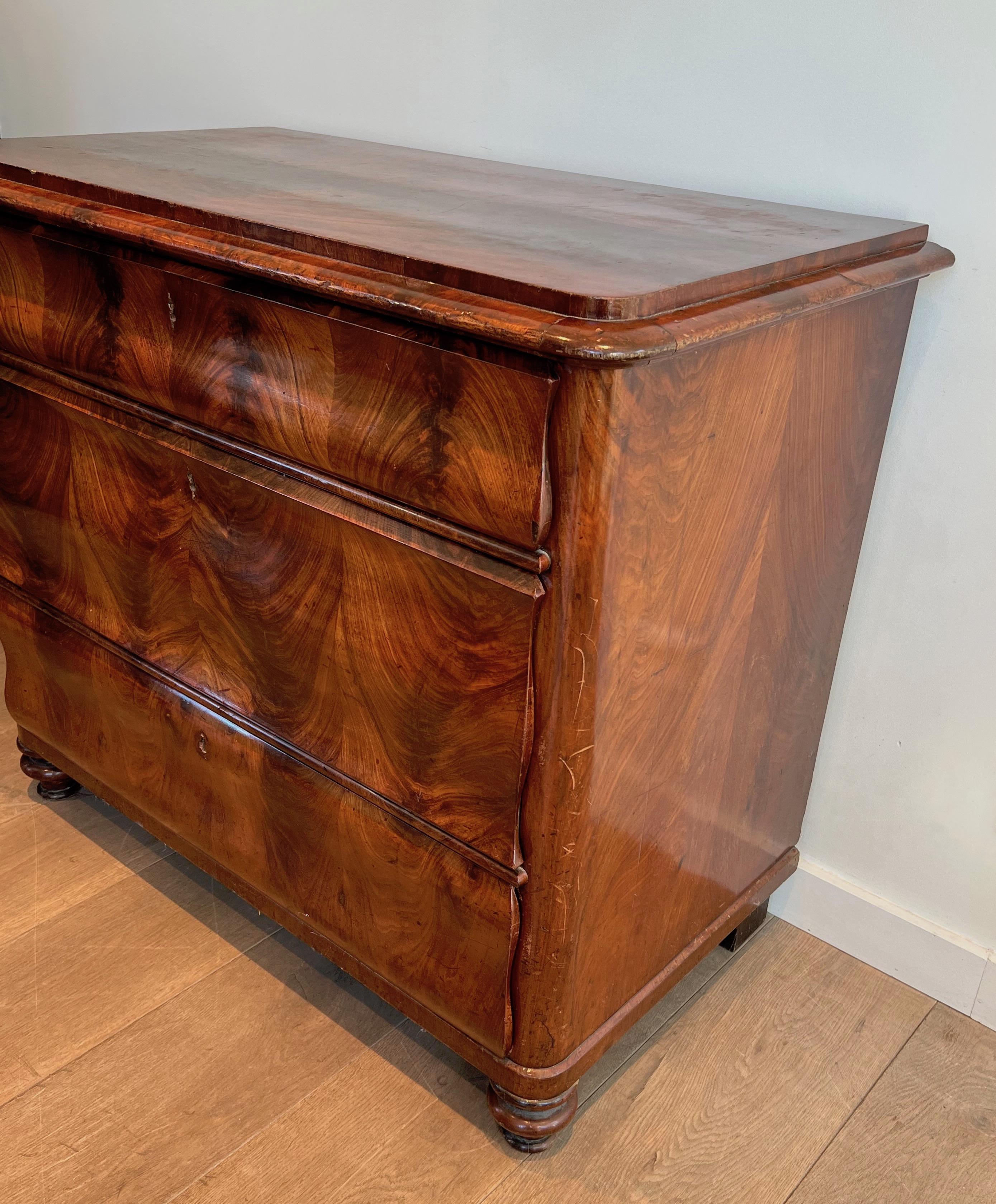 Louis-Philippe Chest of Drawers in Flamed Mahogany In Good Condition For Sale In Marcq-en-Barœul, Hauts-de-France