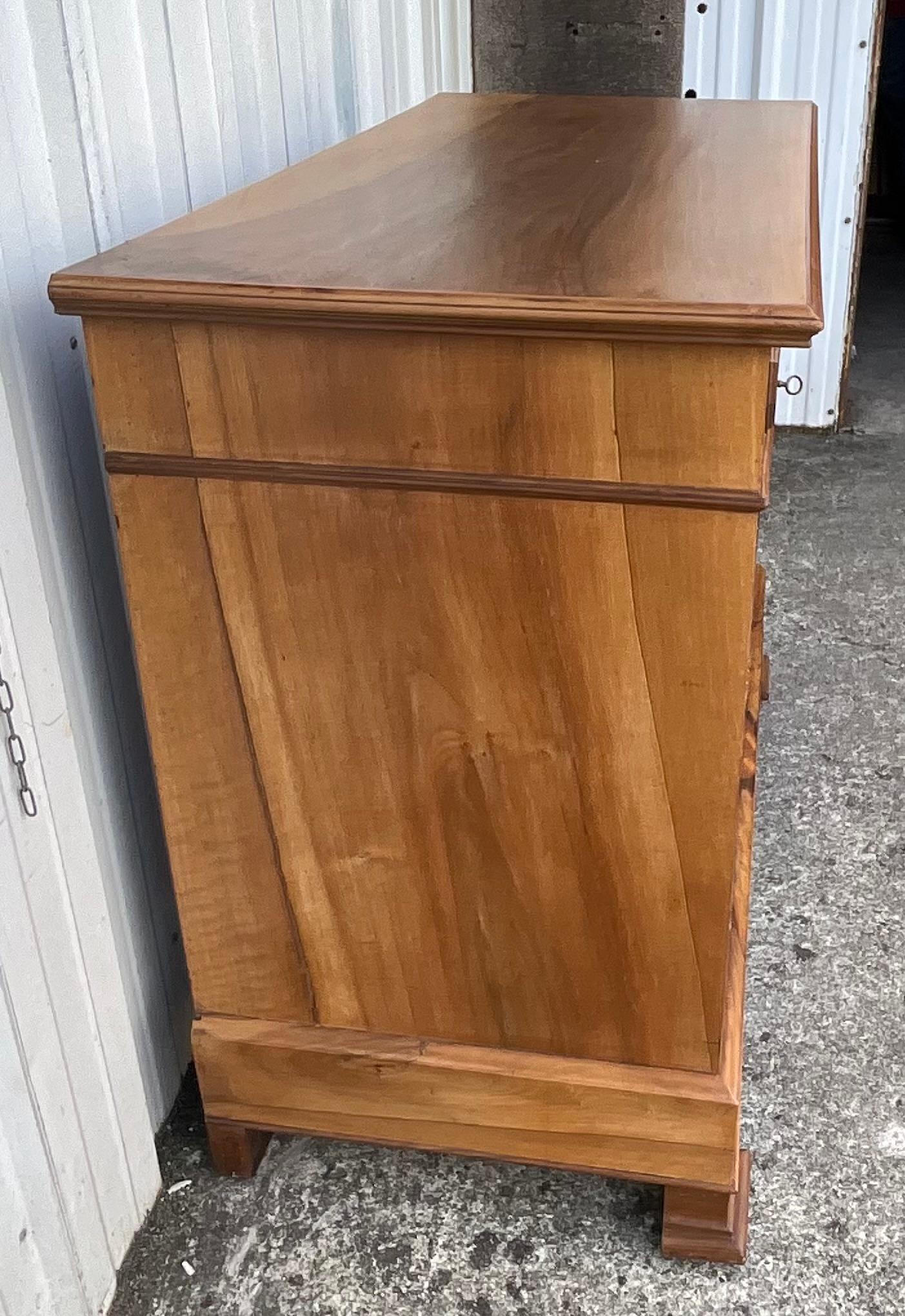 French Louis Philippe Chest Of Drawers, Late 19th Century, Burl Walnut