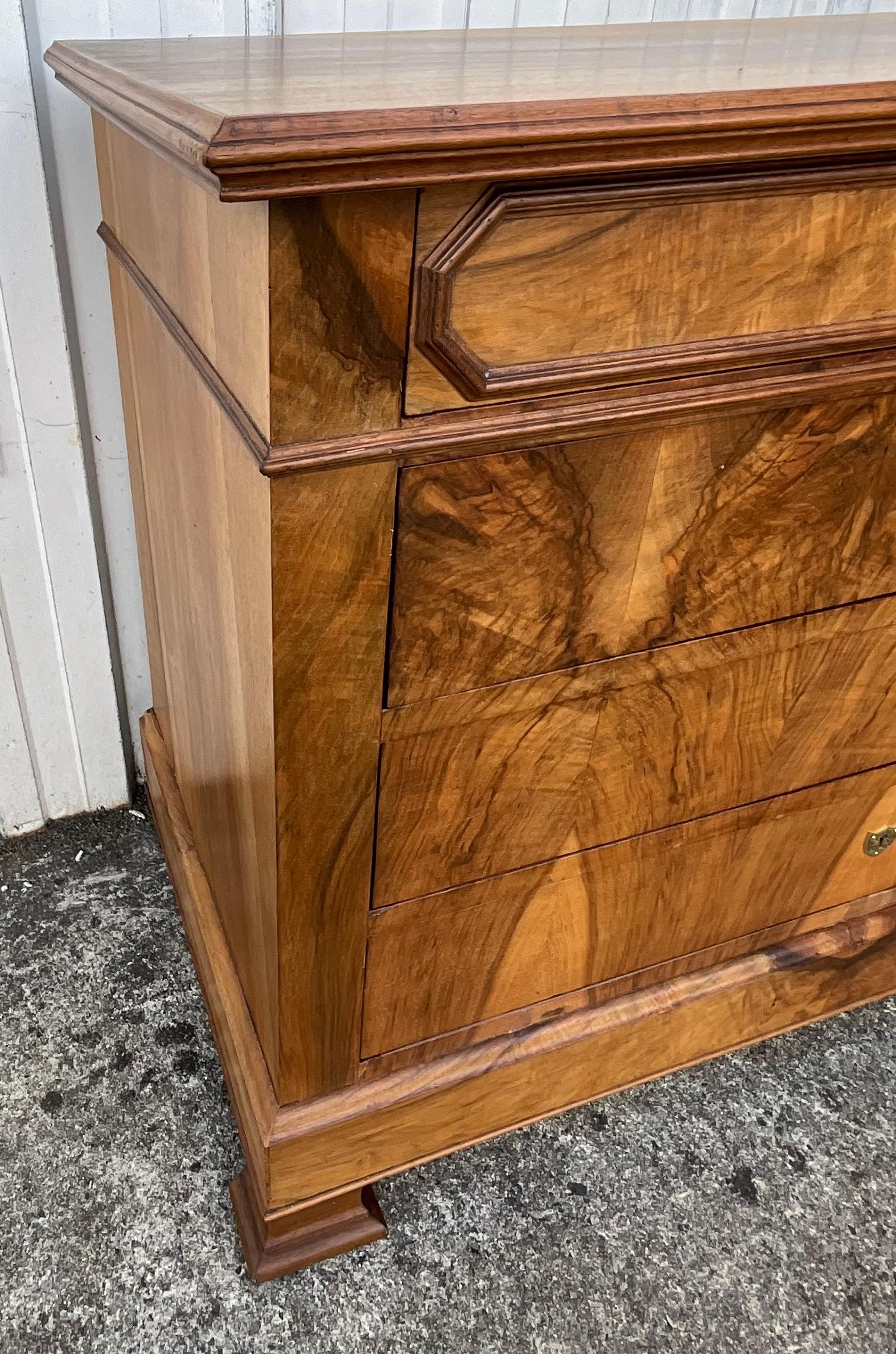 Louis Philippe Chest Of Drawers, Late 19th Century, Burl Walnut 1