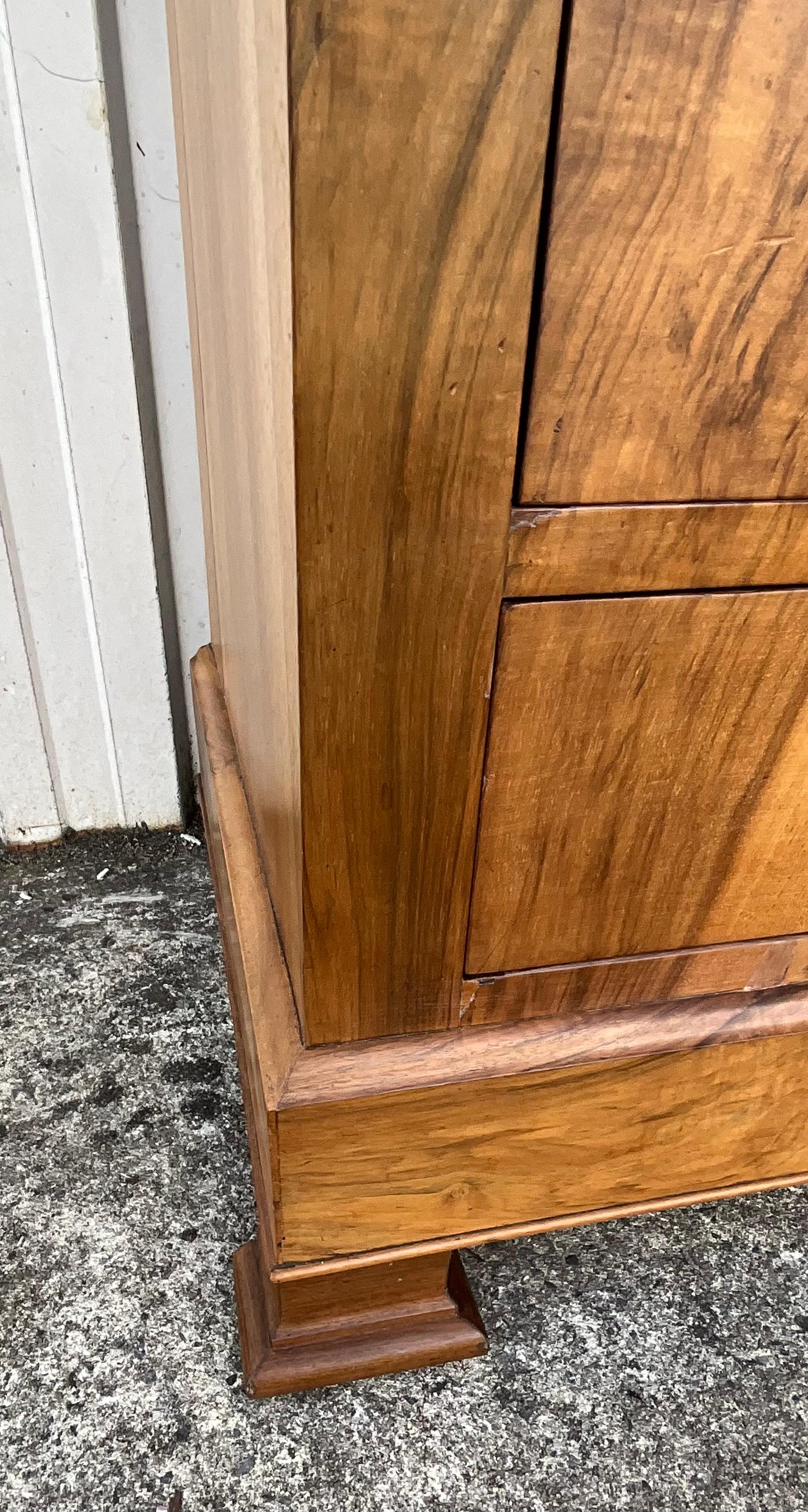 Louis Philippe Chest Of Drawers, Late 19th Century, Burl Walnut 2