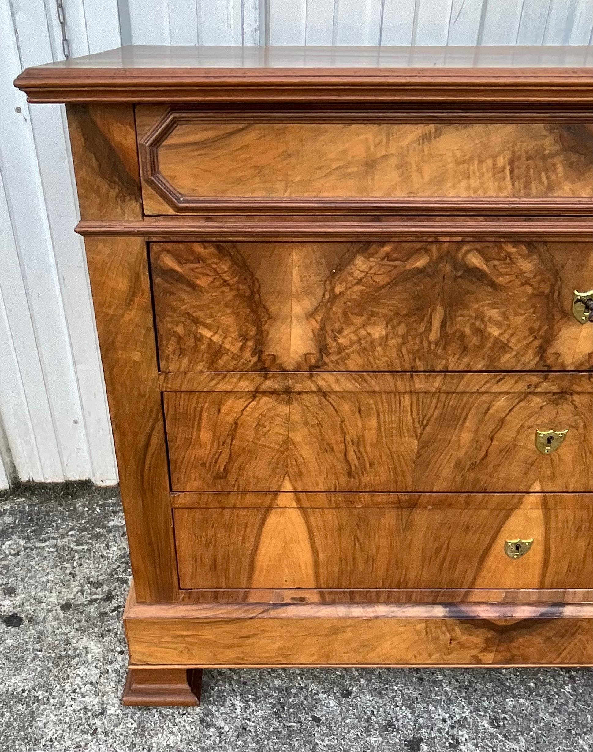 Louis Philippe Chest Of Drawers, Late 19th Century, Burl Walnut 4