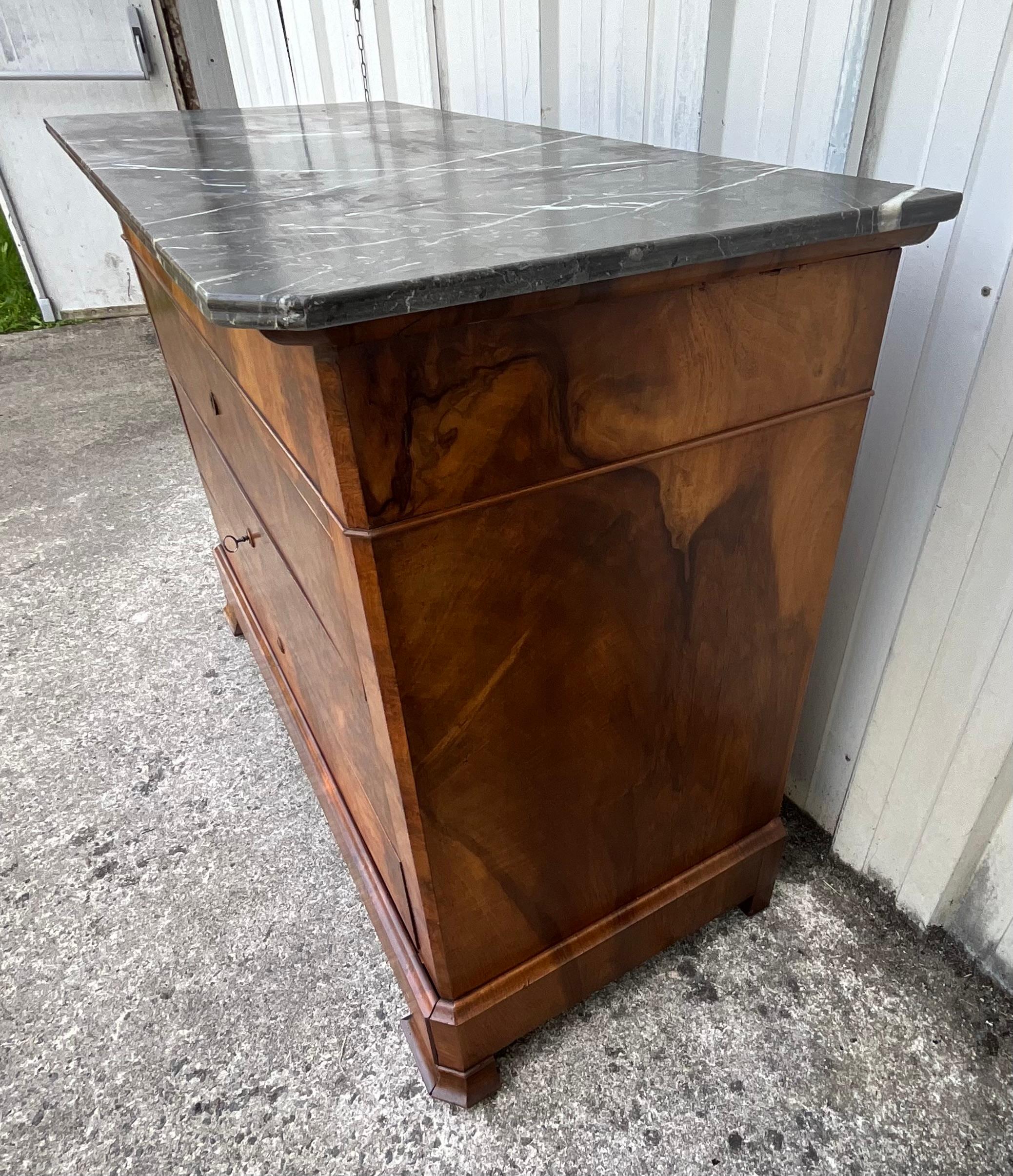 Louis Philippe Chest Of Drawers, Late 19th Century, In Burl Walnut 11