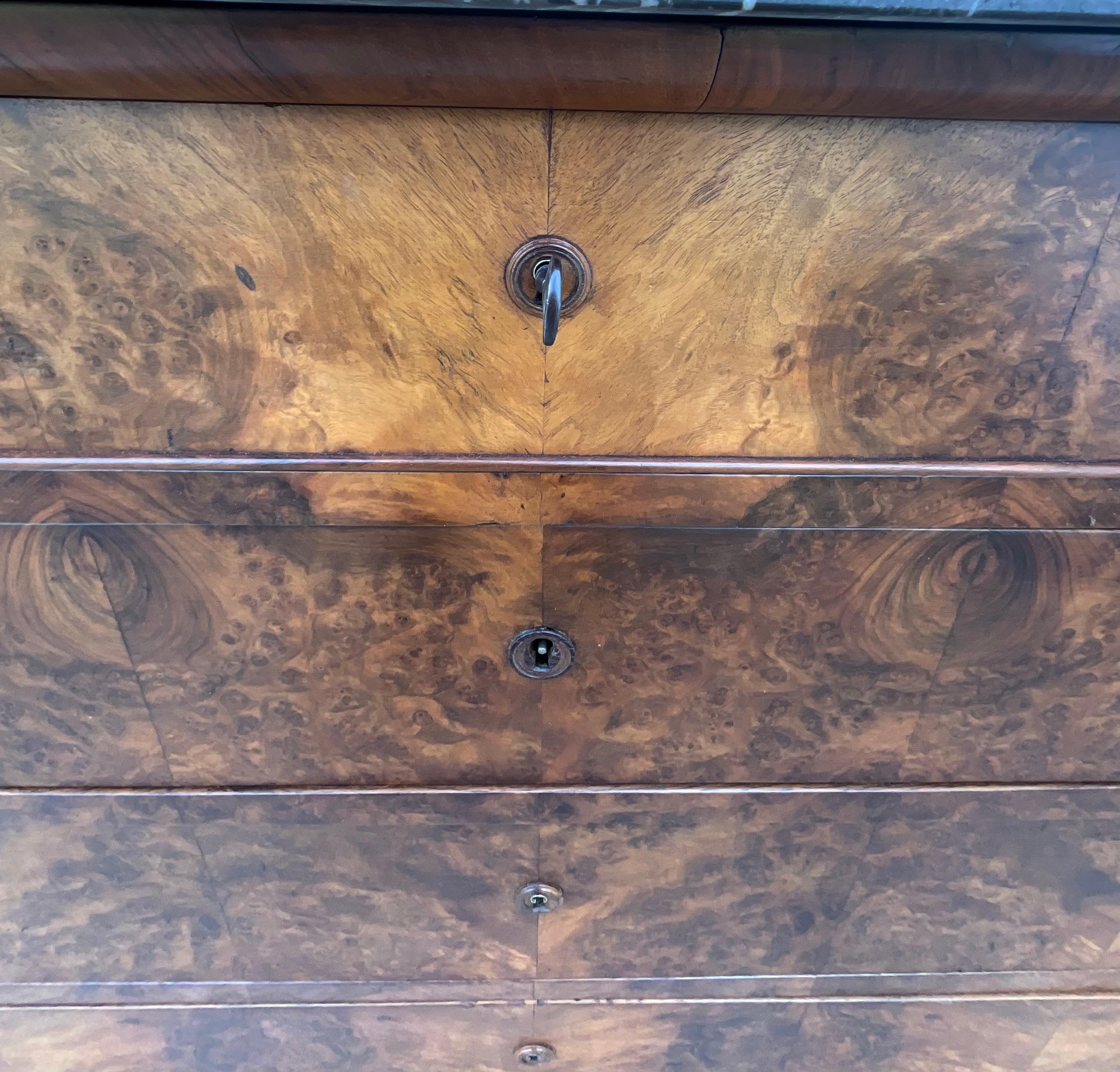 Louis Philippe Chest Of Drawers, Late 19th Century, In Burl Walnut 1