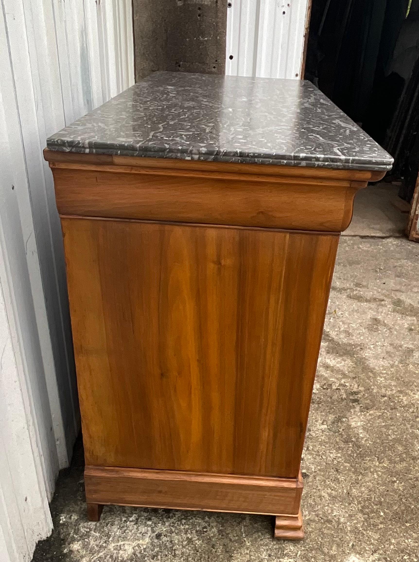 French Louis Philippe Chest Of Drawers, Mid 19th Century, Burl Walnut