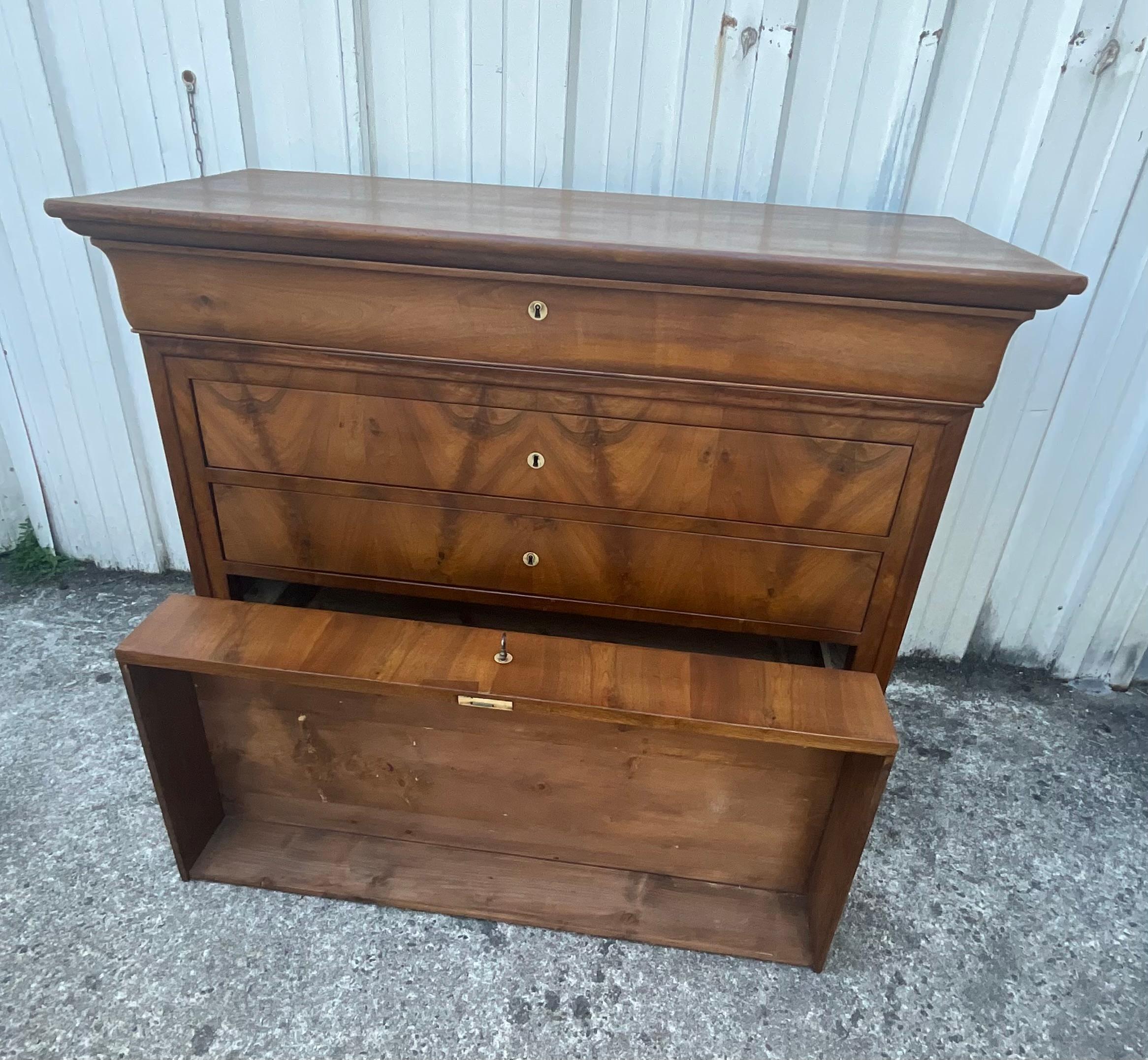 Louis Philippe Chest Of Drawers, mid 19th Century, In Burl Walnut 8