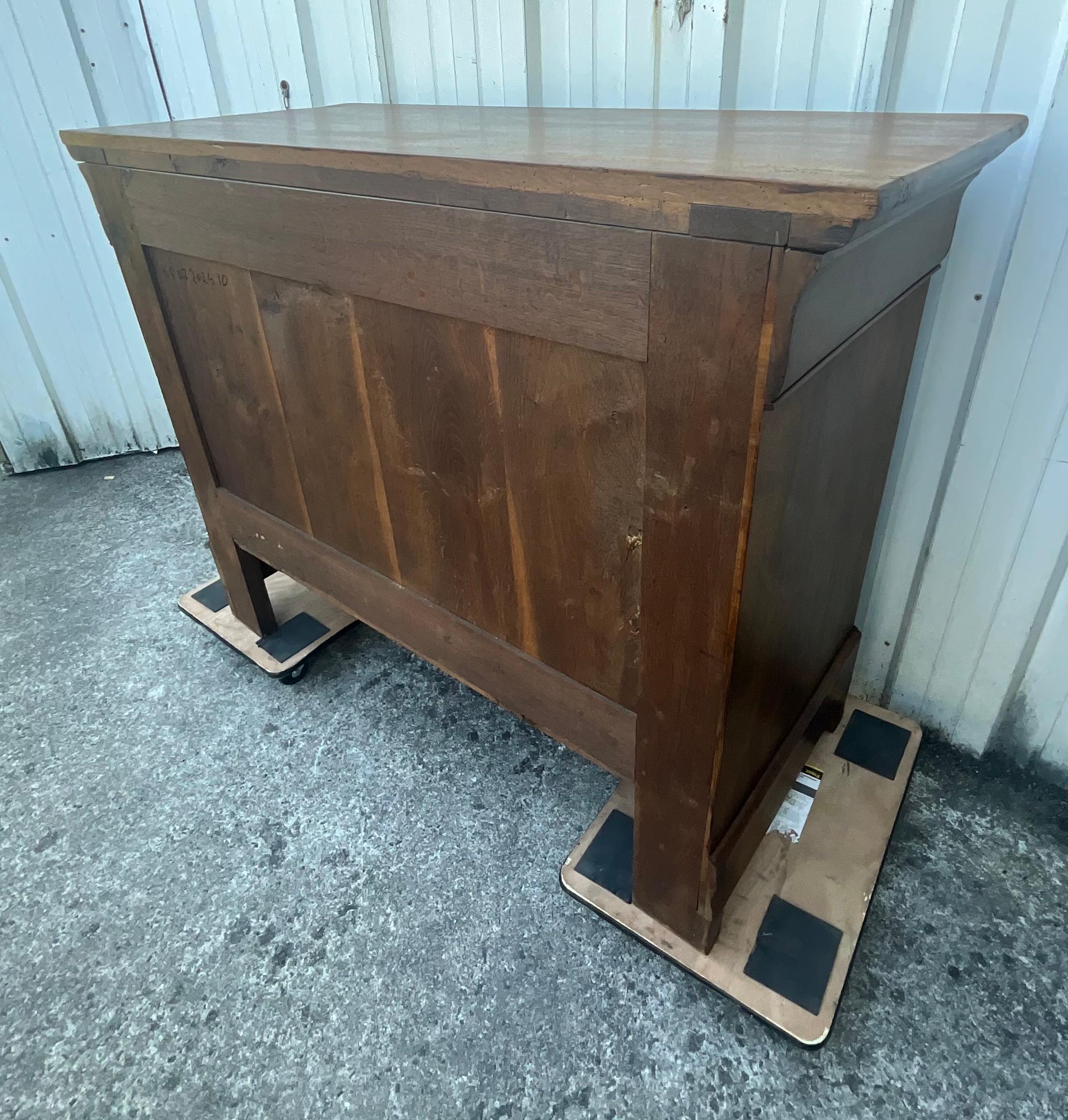 Louis Philippe Chest Of Drawers, mid 19th Century, In Burl Walnut 10
