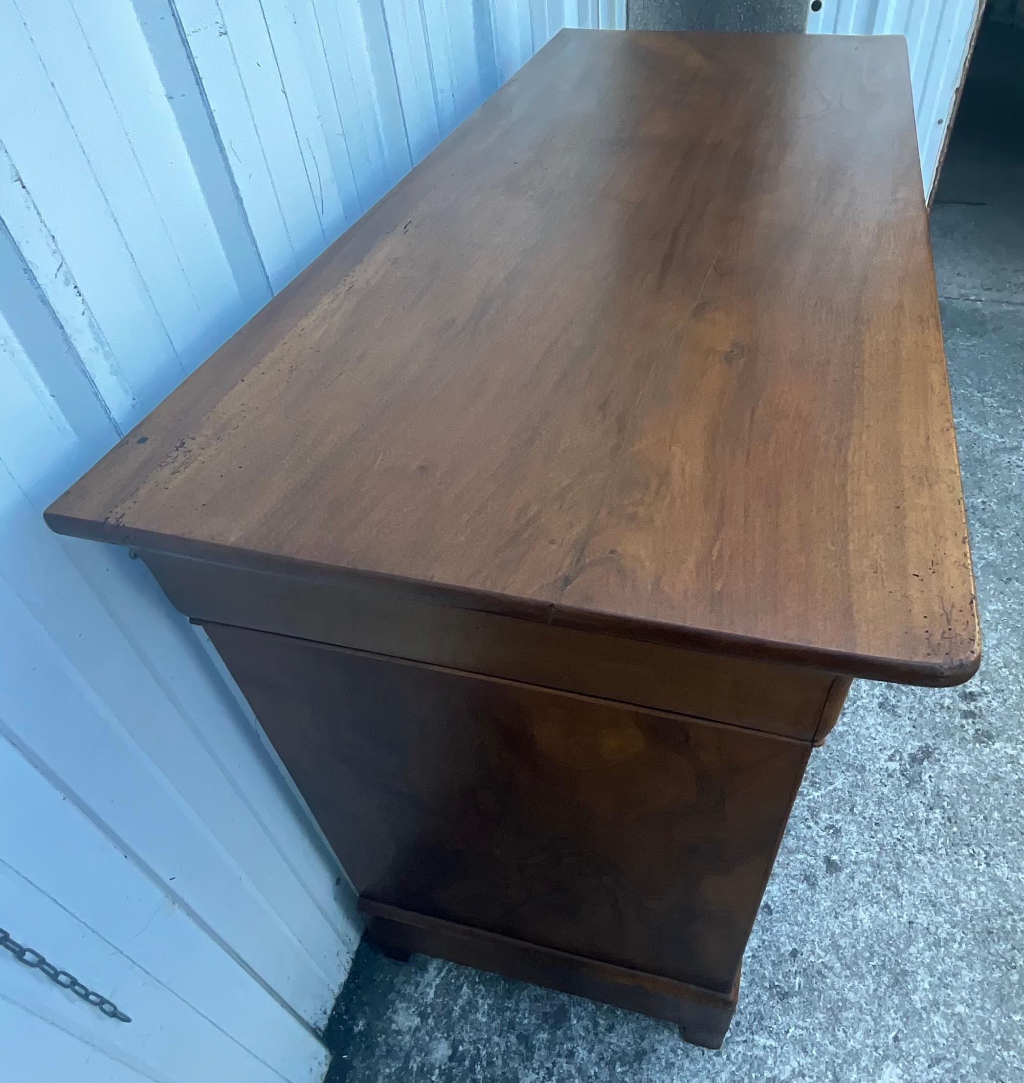 Louis Philippe Chest Of Drawers, mid 19th Century, In Burl Walnut 1
